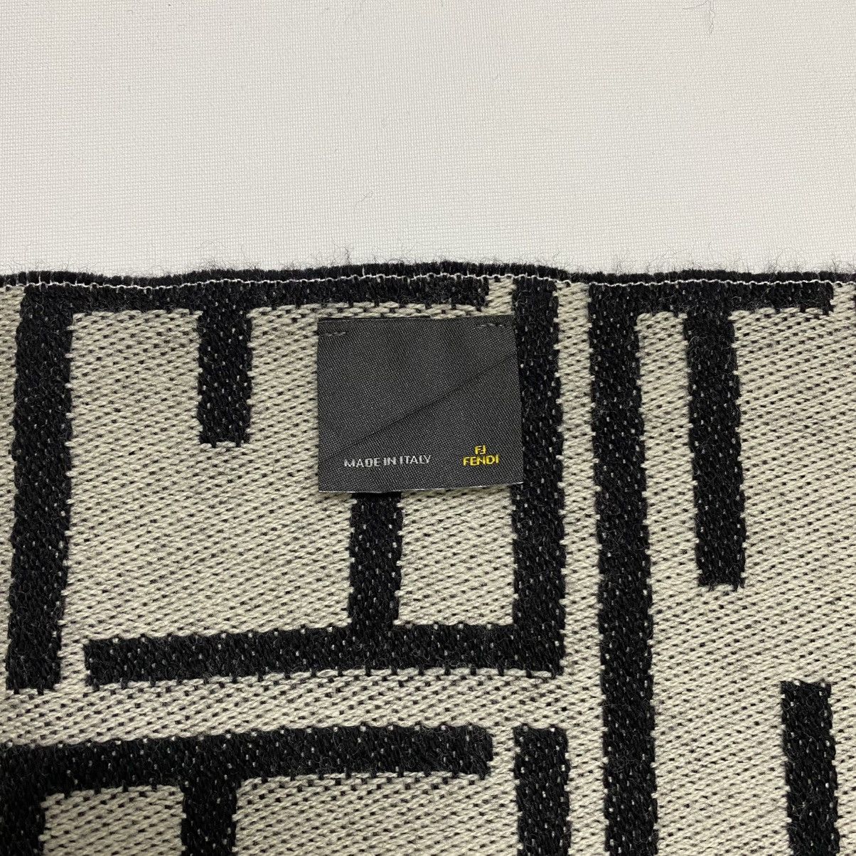 Fendi FENDI FF SCARF MUFFLER LUX040 Size ONE SIZE - 5 Thumbnail
