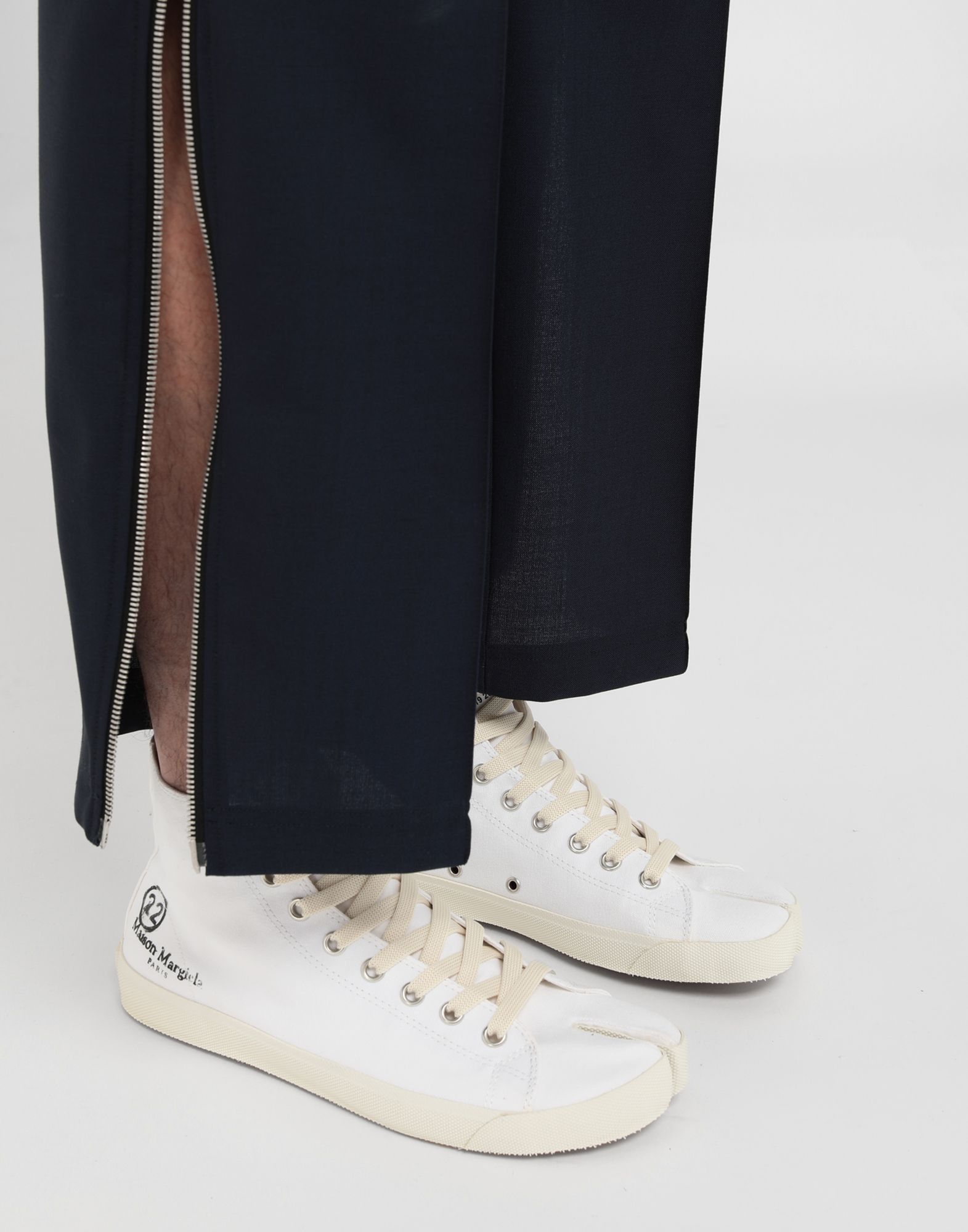Maison Margiela o1w1db10125 Tabi High Top Sneakers in White Size US 13 / EU 46 - 6 Thumbnail