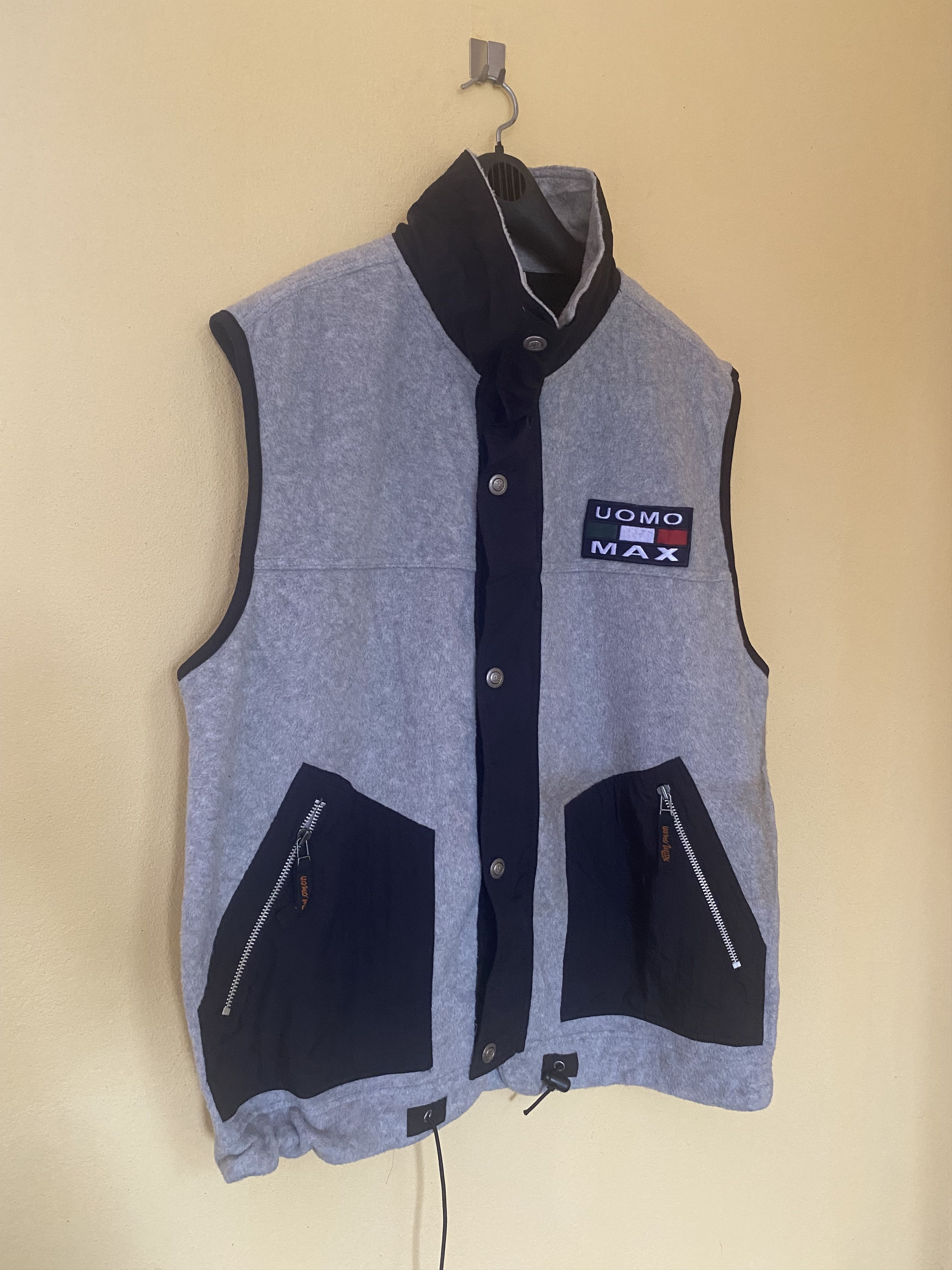 Other Uomo Max vest style Size US XXL / EU 58 / 5 - 2 Thumbnail