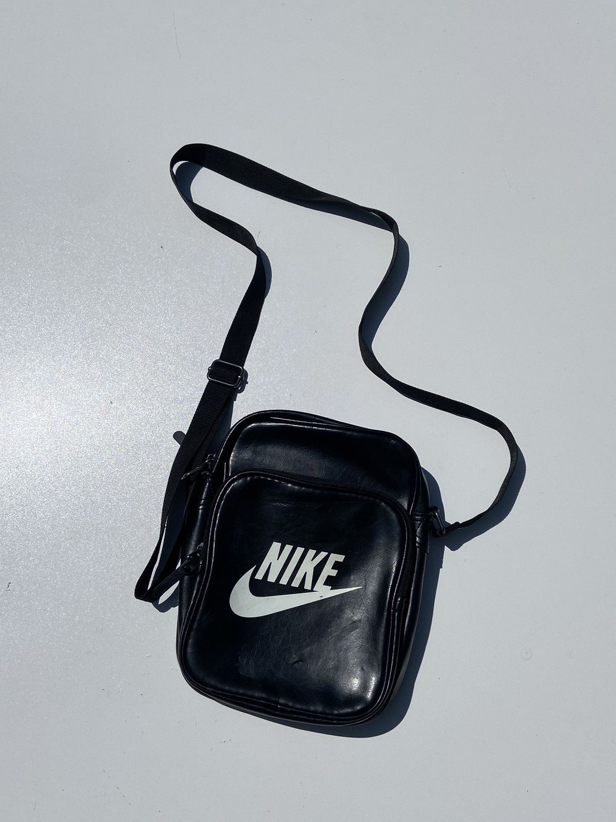 Vintage Nike Vintage Bag Y2K style messenger Size ONE SIZE - 1 Thumbnail