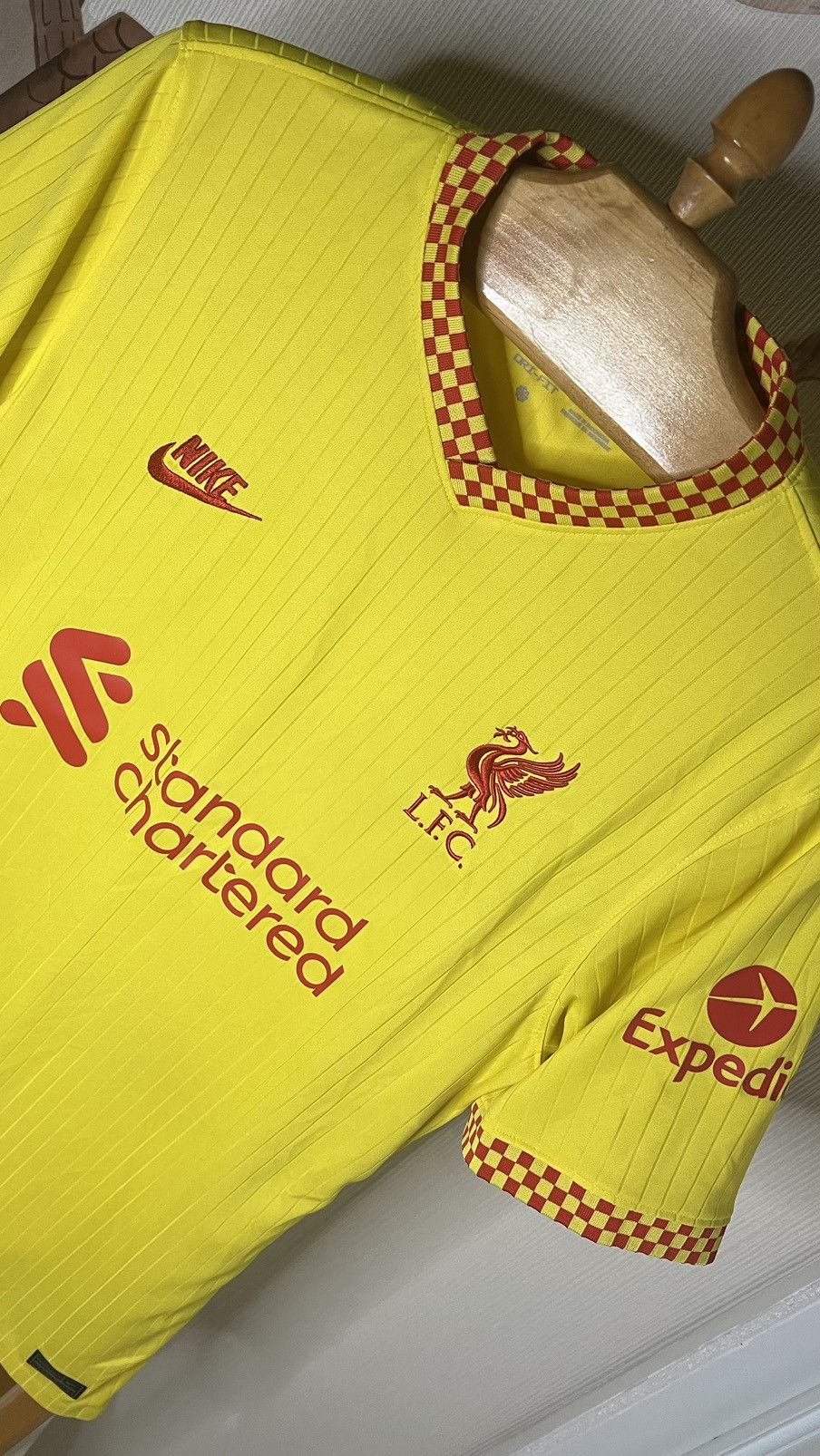 Nike 2021-2022 Liverpool rare third kit Nike yellow jersey Size US L / EU 52-54 / 3 - 2 Thumbnail