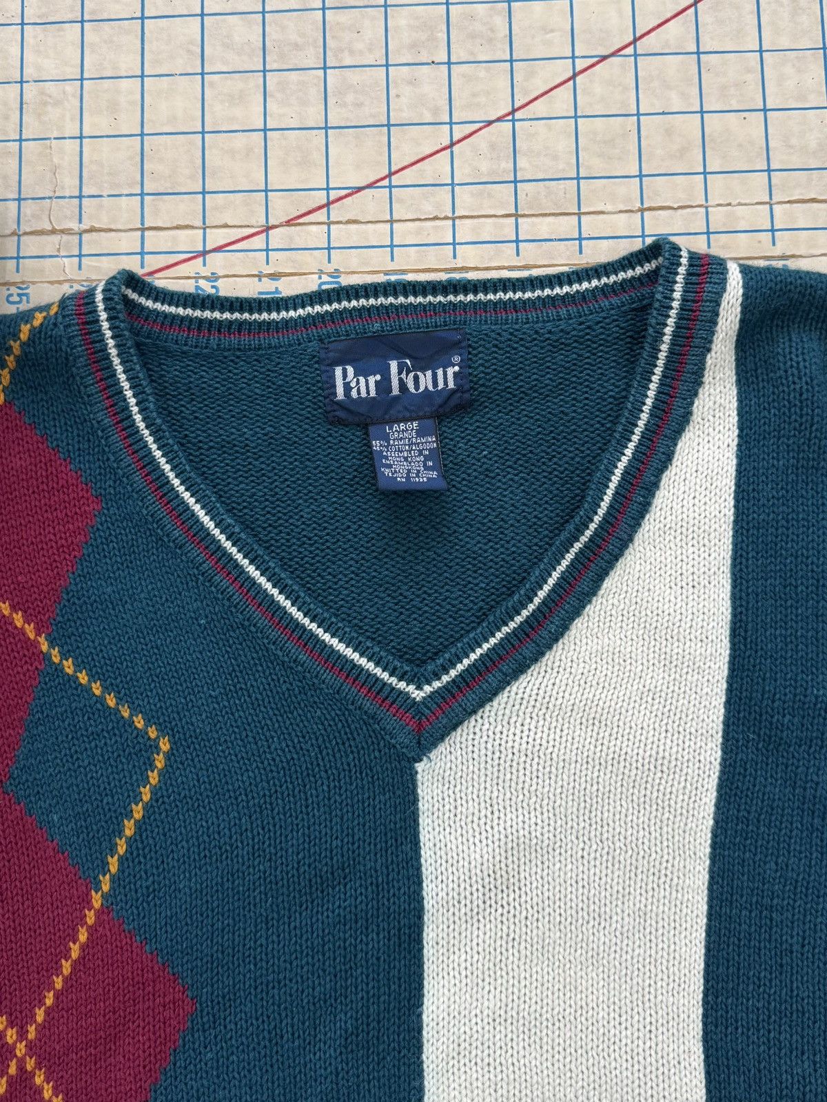Vintage Vintage Par Four Argyle V-Neck Knit Sweater Mens Size Large Size US L / EU 52-54 / 3 - 6 Thumbnail