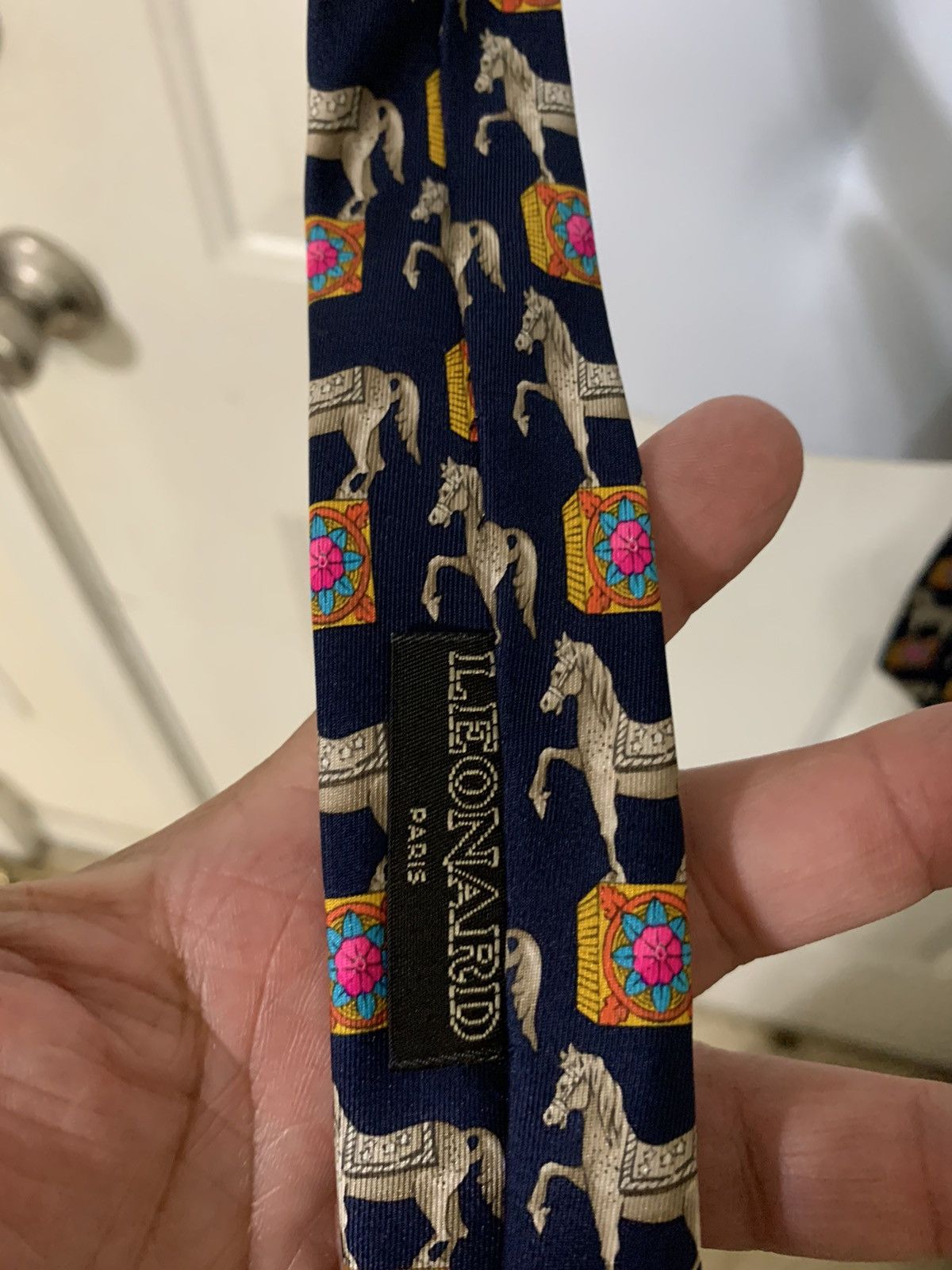 Leonard Paris Show Horses All Silk tie Size ONE SIZE - 8 Thumbnail