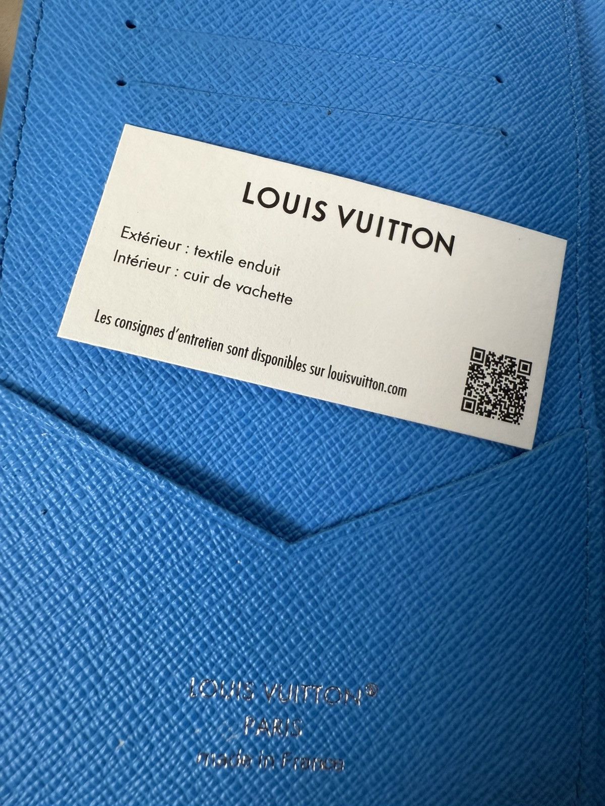 Louis Vuitton Louis Vuitton exclusive Swimming Print passport holder case Size ONE SIZE - 4 Thumbnail
