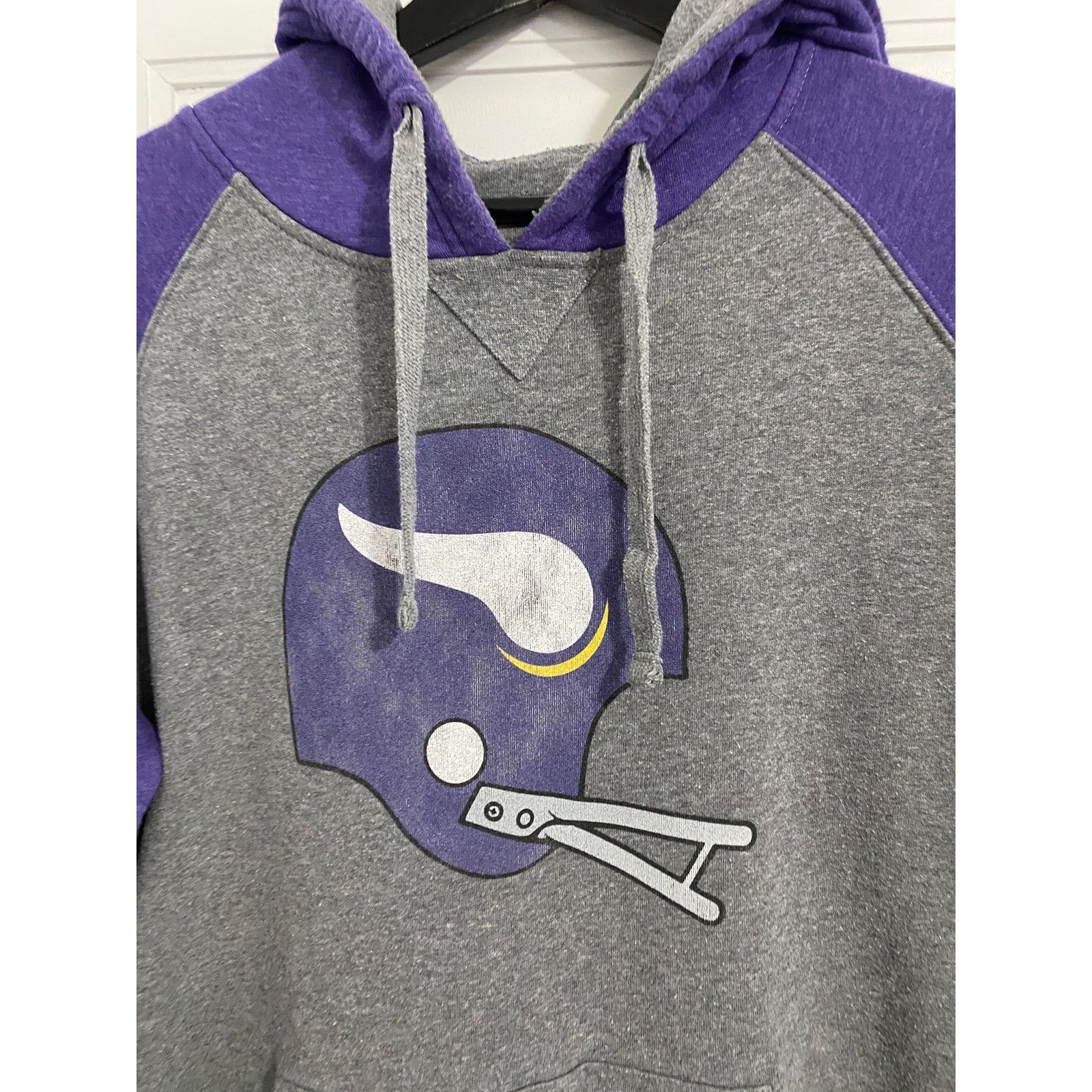 NFL Minnesota Vikings Helmet Logo Hoodie Sweatshirt Size XL Size US XL / EU 56 / 4 - 2 Thumbnail