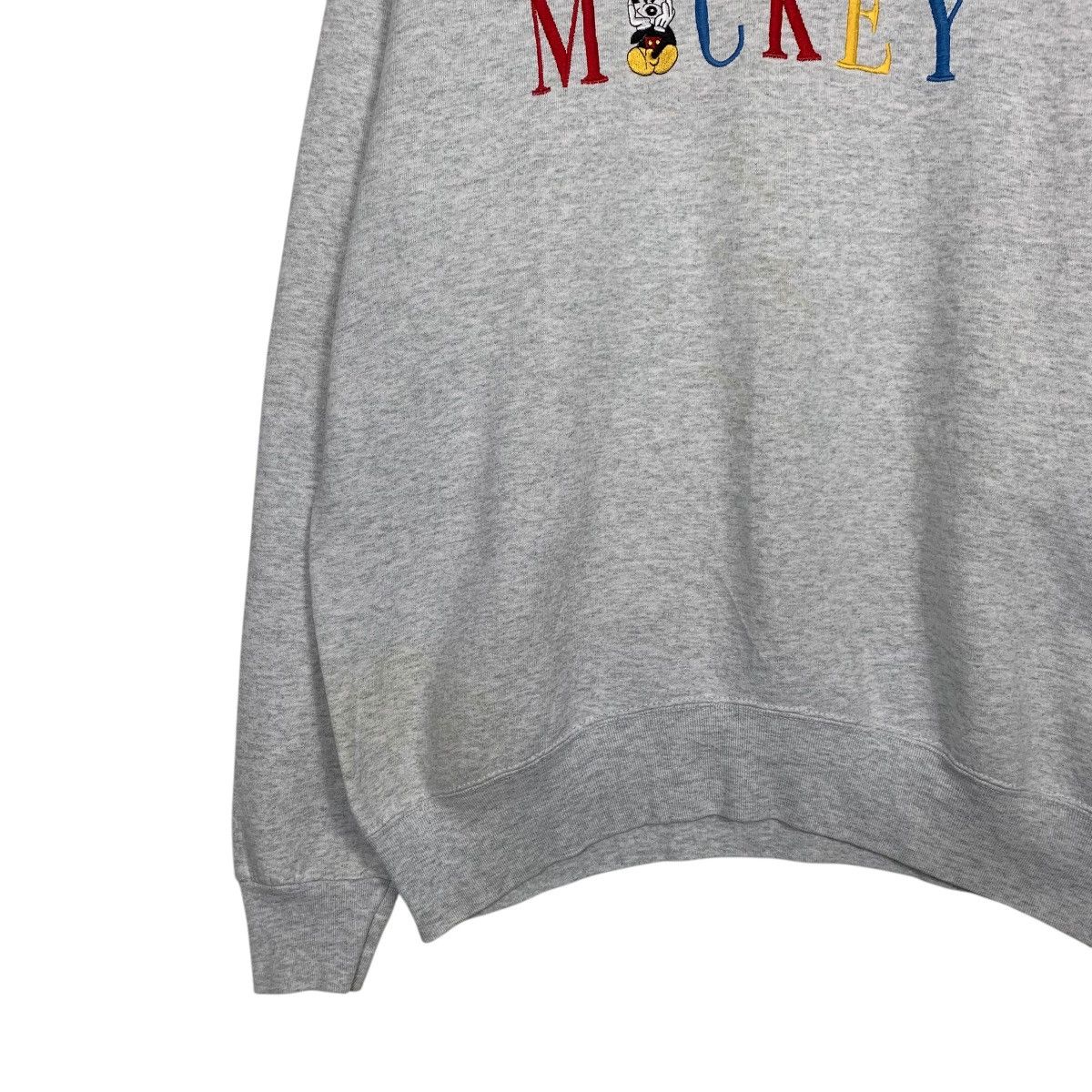Mickey & Co. Vintage Mickey Embroidery Crewneck Sweatshirt Size US M / EU 48-50 / 2 - 3 Thumbnail