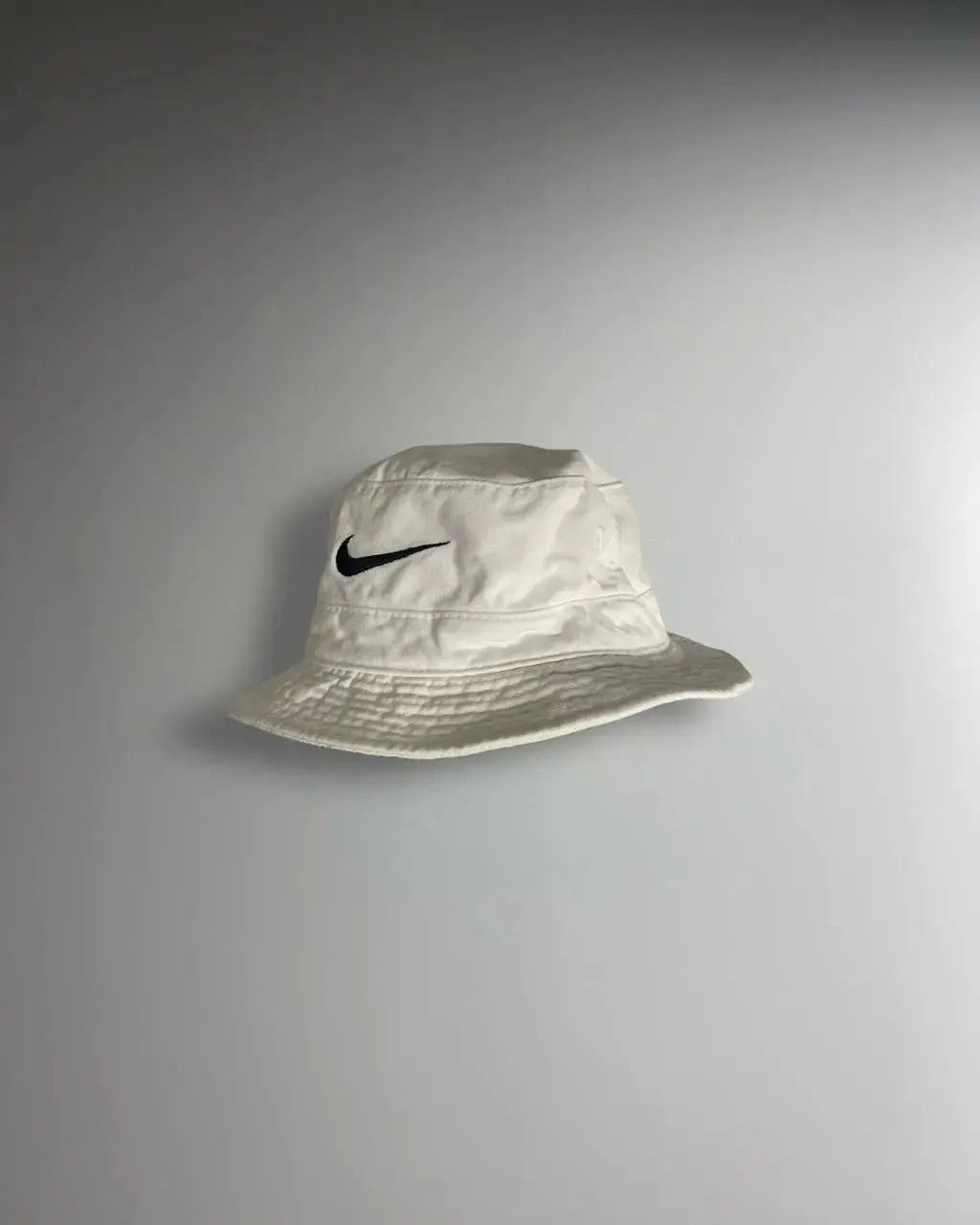 Nike NIKE VINTAGE 90s SWOOSH BUCKET HAT Size ONE SIZE - 1 Thumbnail