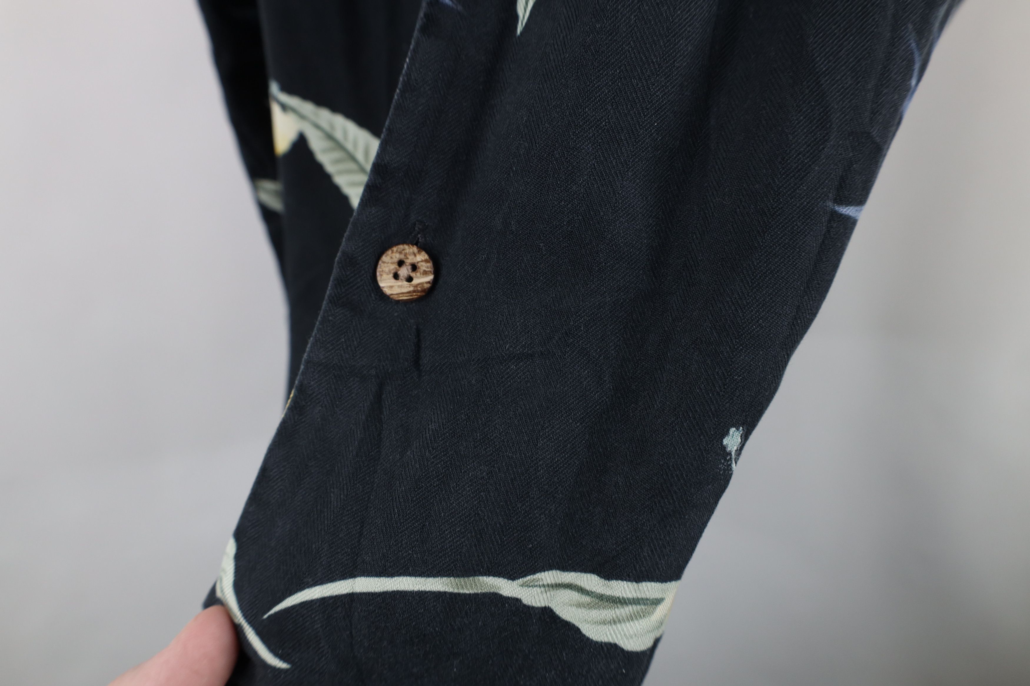 Tommy Bahama × Vintage Vintage 90s Tommy Bahama Hawaii Flower Silk Button Shirt Size US M / EU 48-50 / 2 - 4 Thumbnail
