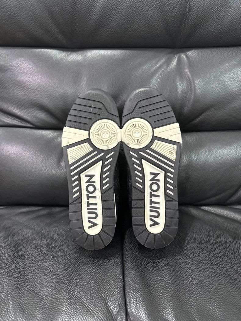 Louis Vuitton Louis Vuitton Trainer Panda Embossed Print Low-Top Fashion Size US 9.5 / EU 42-43 - 6 Thumbnail