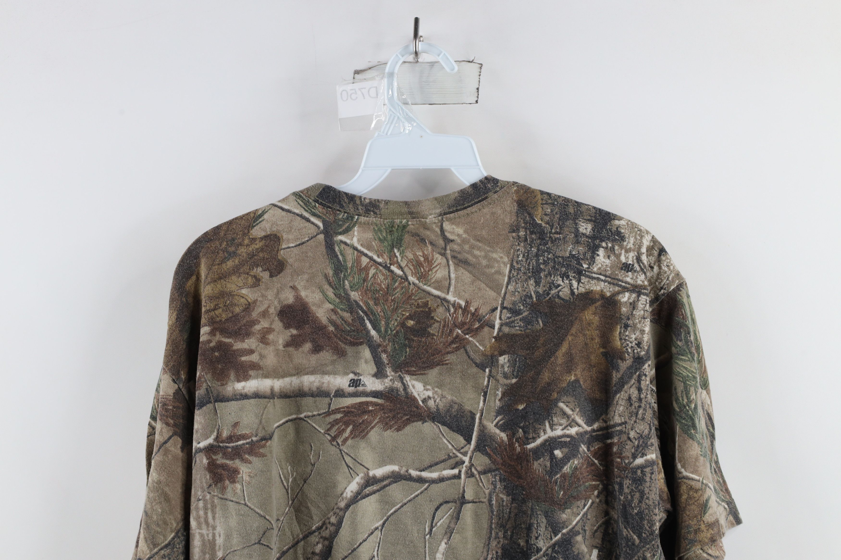 Vintage Vintage Streetwear Realtree Camouflage Short Sleeve T-Shirt Size US M / EU 48-50 / 2 - 10 Thumbnail