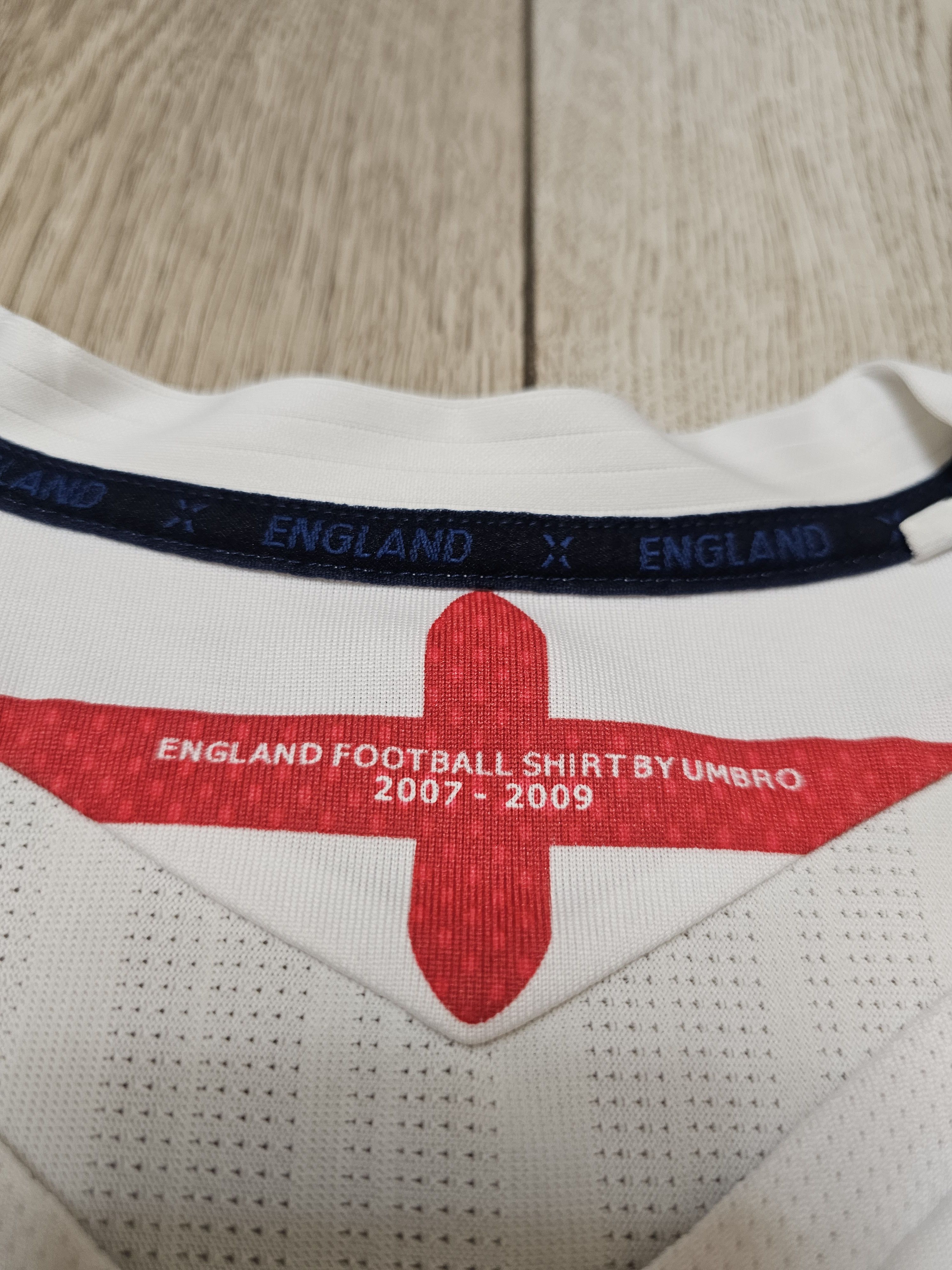 All Sport × Umbro × Vintage ENGLAND 2007 2009 HOME FOOTBALL SHIRT SOCCER JERSEY Size US L / EU 52-54 / 3 - 6 Thumbnail