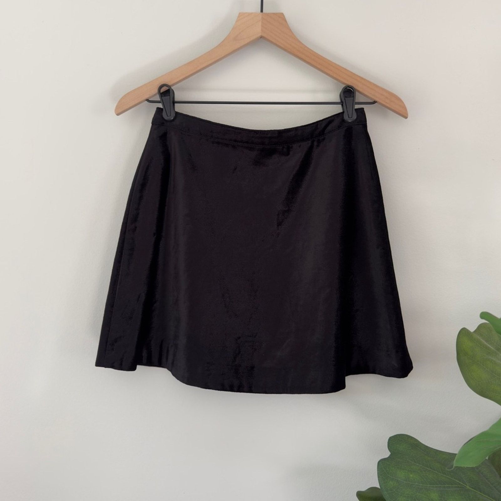 Free People Free People Black Velvet Circle Zipper Front Mini Skirt Zip Size 26" / US 2 / IT 38 - 3 Thumbnail