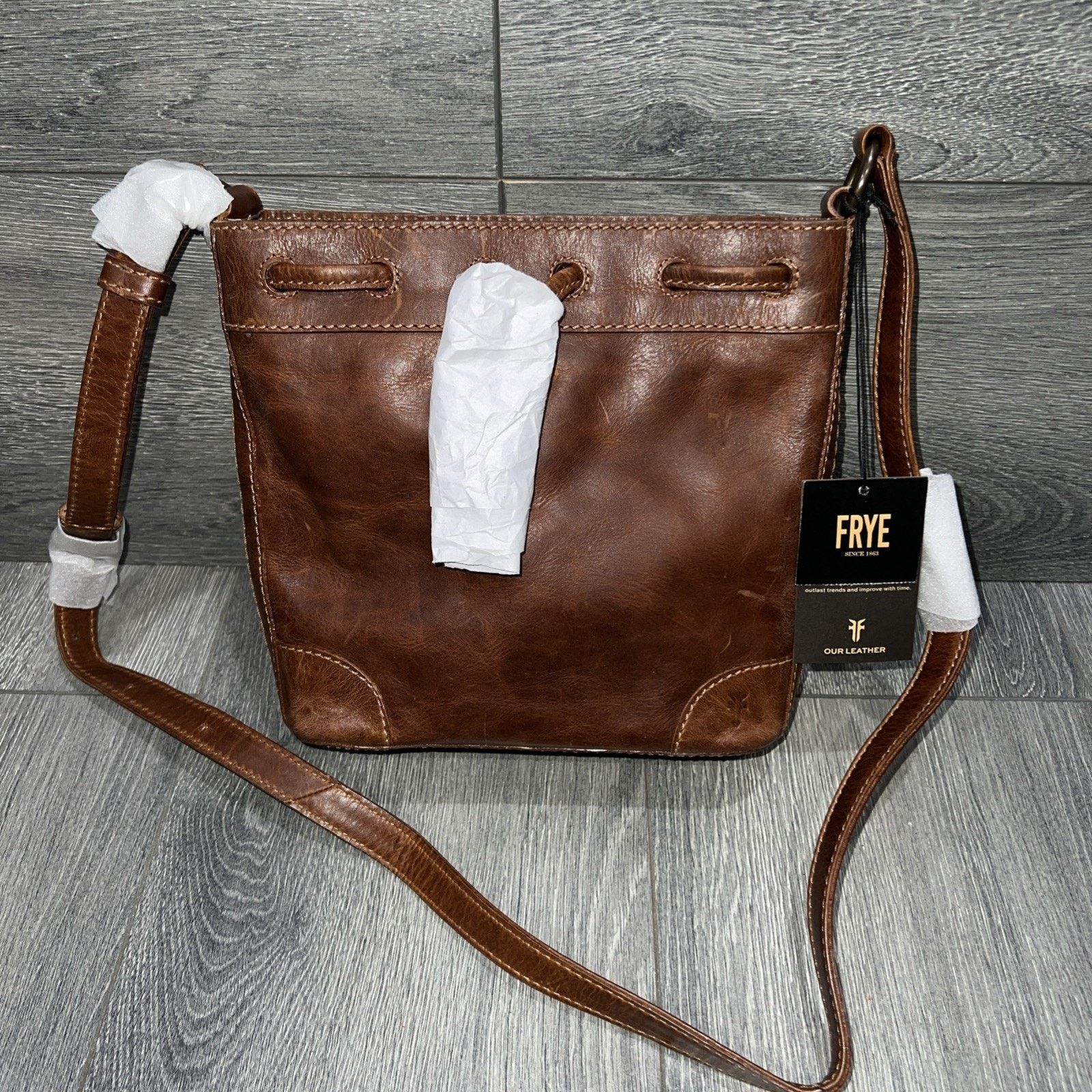 Frye Frye Leather Melissa Drawstring Bucket Bag Cognac B000498 Size ONE SIZE - 3 Thumbnail