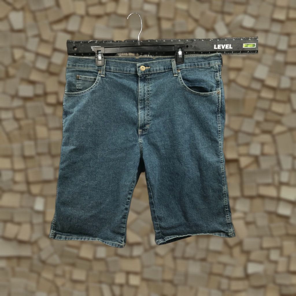 Dickies Dickies Bermuda Shorts Mens Regular Size 40 Mid Wash Blue Denim 5-Pocket Logo Belt Loops Flat Front Cotton Blend Casual Shorts Size US 40 / EU 56 - 1 Thumbnail