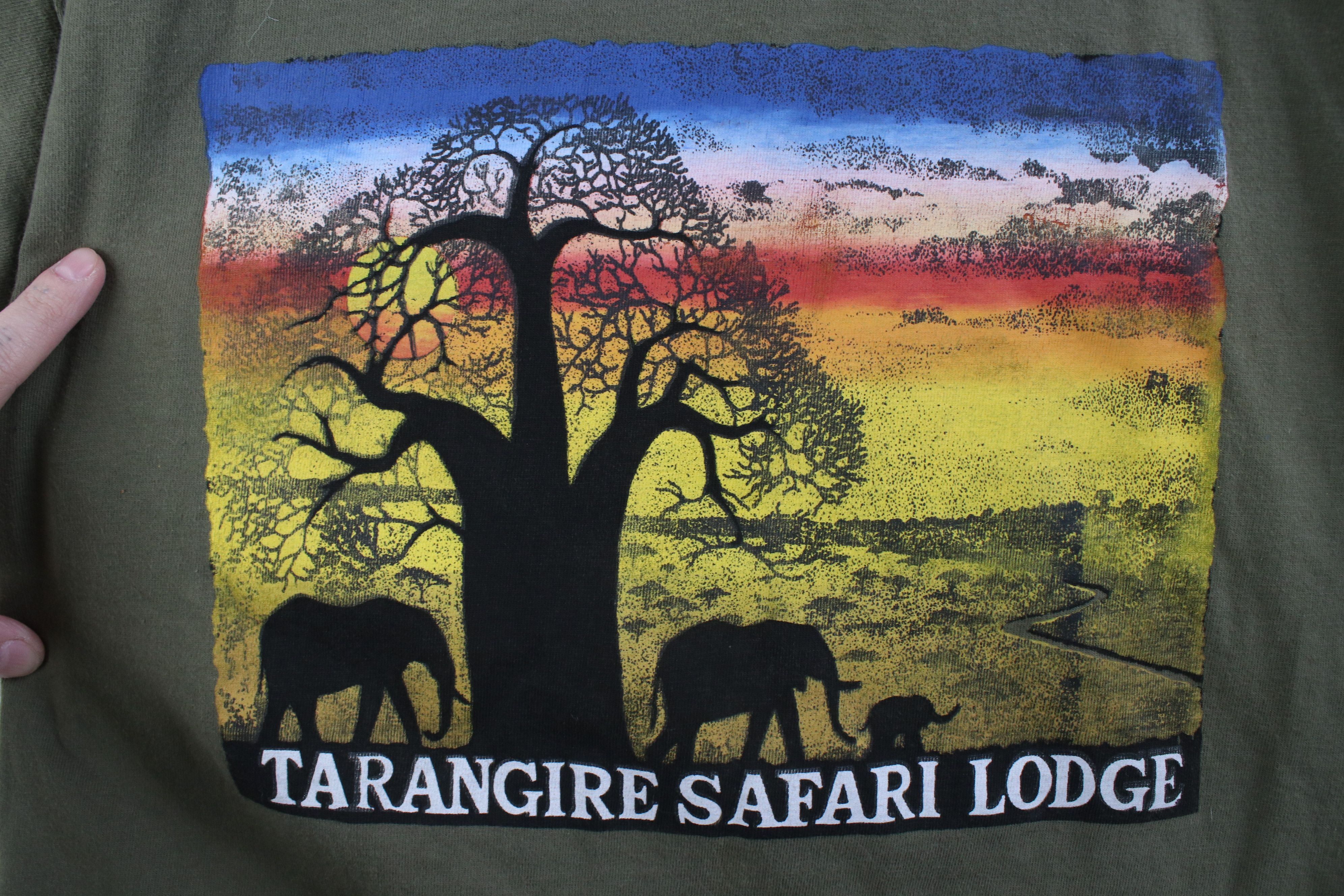 Vintage Vintage 90s Y2K Streetwear Tarangire Safari Lodge T-Shirt Size US L / EU 52-54 / 3 - 4 Thumbnail