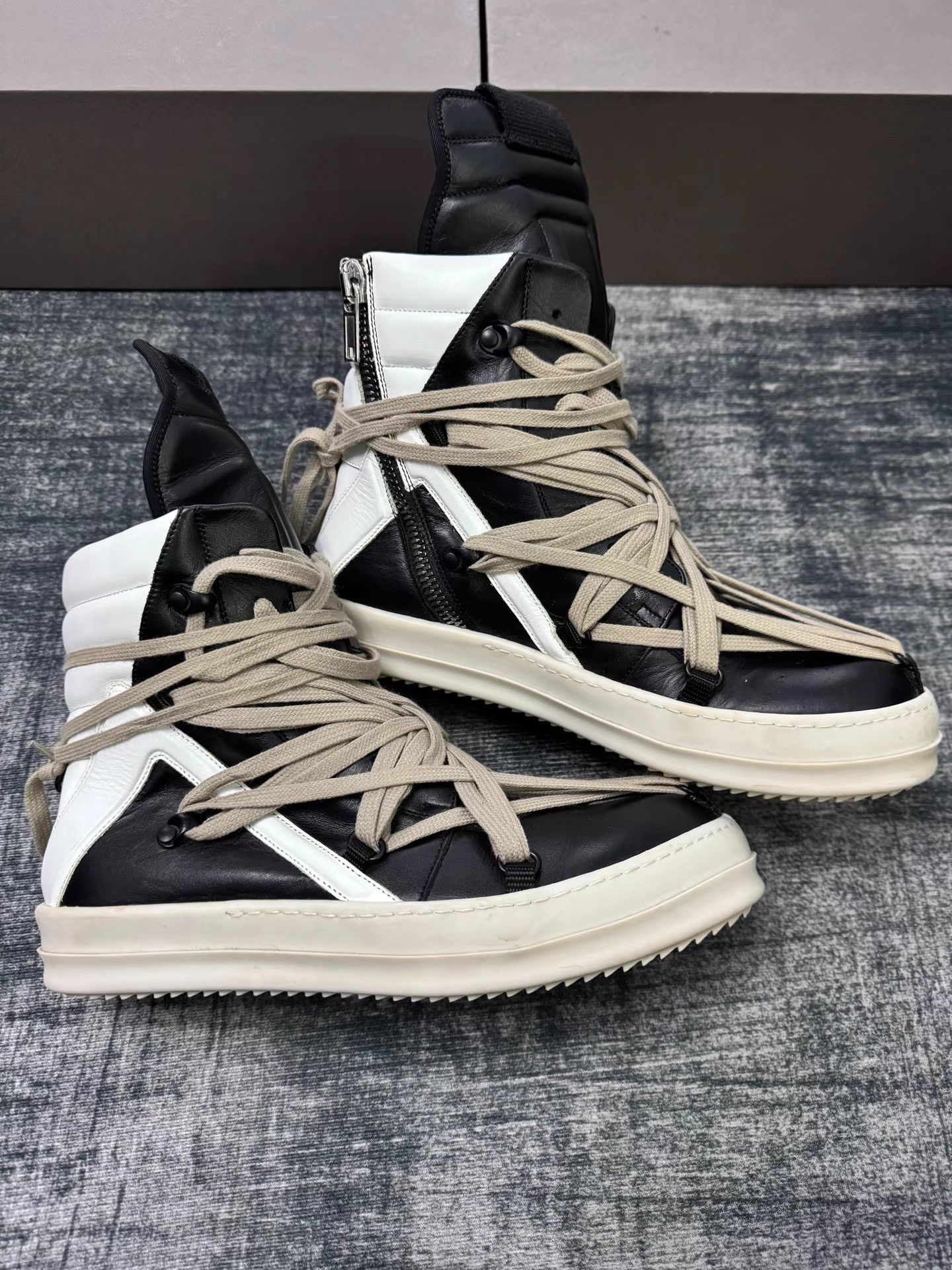 Rick Owens Rick Owens Extreme Lace Triangle Sneakers Size US 9 / EU 42 - 2 Thumbnail