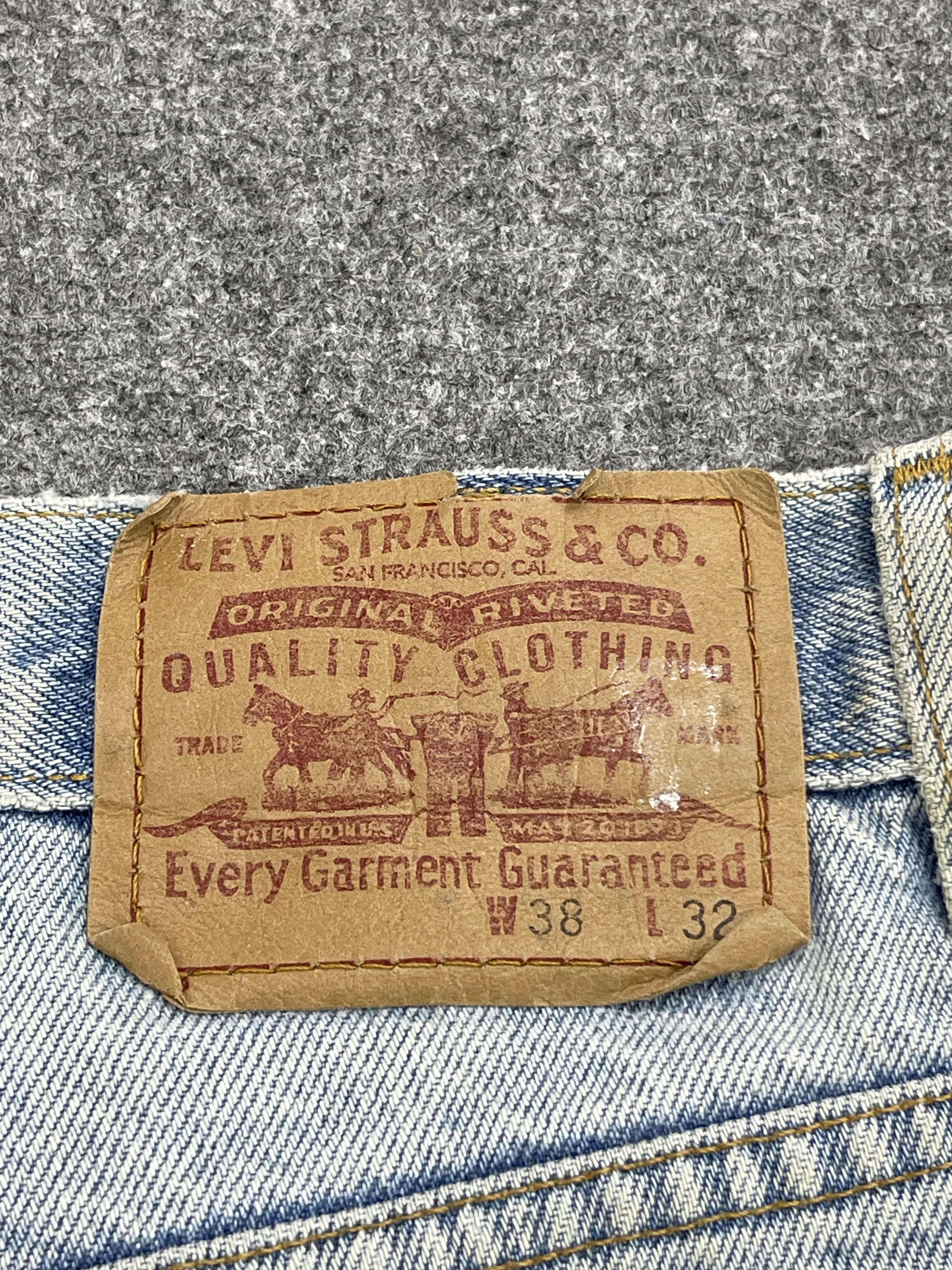 Levi's 90s Vintage Levis Relaxed Light Washed Dirty Jeans DP2581 Size US 36 / EU 52 - 5 Thumbnail