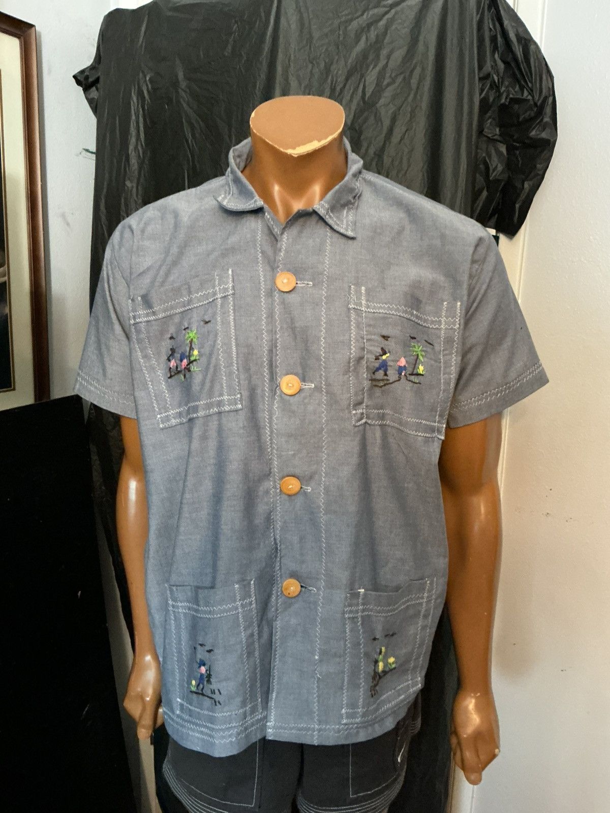 Vintage Vintage Blue Chambray Embroidered Guayabera Folk Art Shirt Size US M / EU 48-50 / 2 - 12 Thumbnail