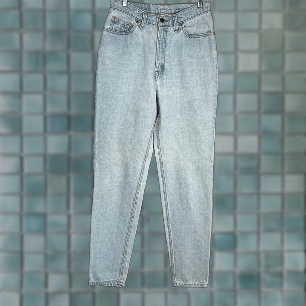 Levi's VINTAGE Levi's 512 Slim Taper Jeans Women Long 33" Light Blue High Waist Mom 90s 11 Long Blue Jeans Womens Jeans Size 30" / US 8 / IT 44 - 1 Thumbnail