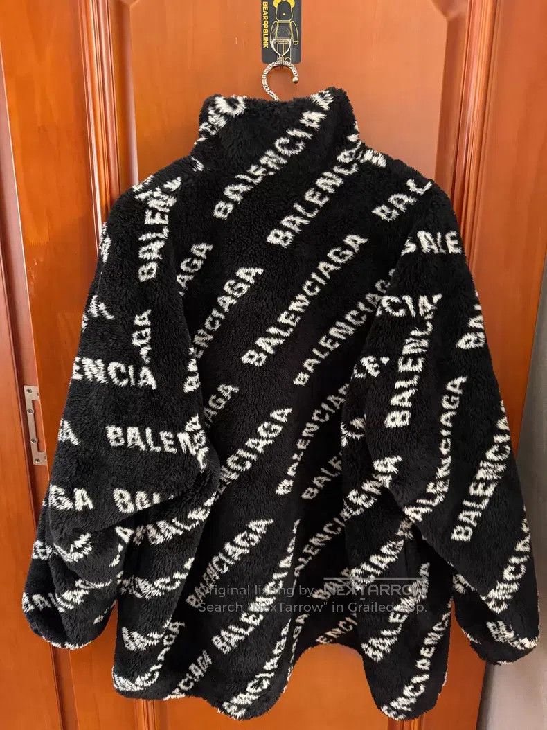 Balenciaga Balenciaga Black Full Print Logo Fleece Teddy Jacket Size XS / US 0-2 / IT 36-38 - 2 Thumbnail