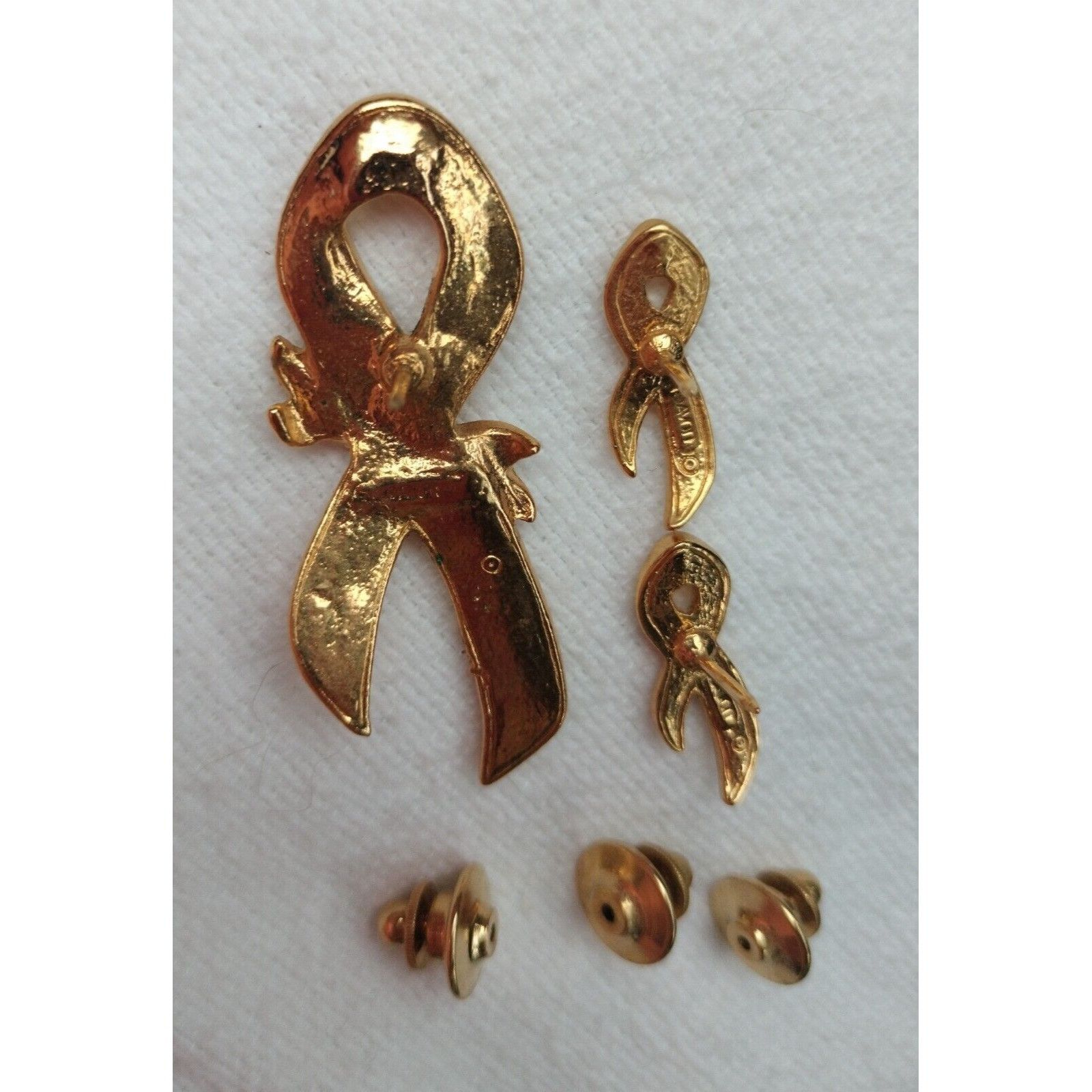 Vintage Avon Breast Cancer Awareness Pin Earring Set Rose Pink Ribbo Size ONE SIZE - 10 Thumbnail