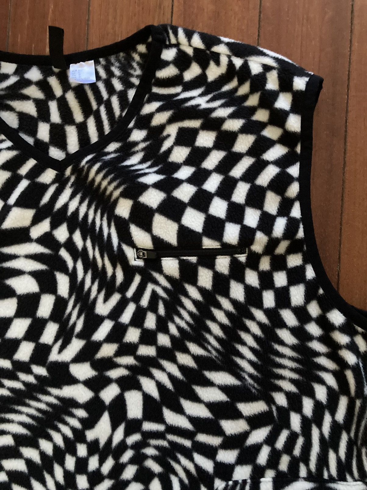 Designer × Vintage H&M Divided Black and White Fleece Optical Illusion Vest Size L / US 10 / IT 46 - 7 Thumbnail