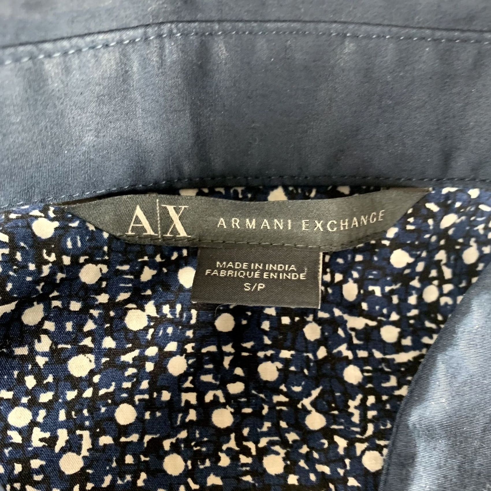 Armani Exchange ARMANI EXCHANGE Shirt WOMENS SMALL SLEEVELESS COLLAR ABSTRACT Size S / US 4 / IT 40 - 3 Thumbnail