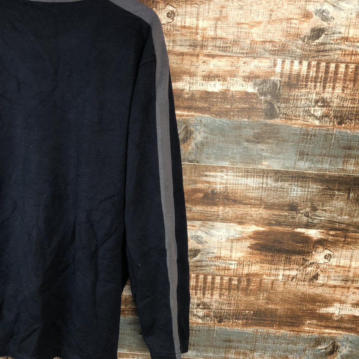 Uniqlo Uniqlo japan vintage Black Sweatshirt #A2058 Size US XL / EU 56 / 4 - 17 Thumbnail