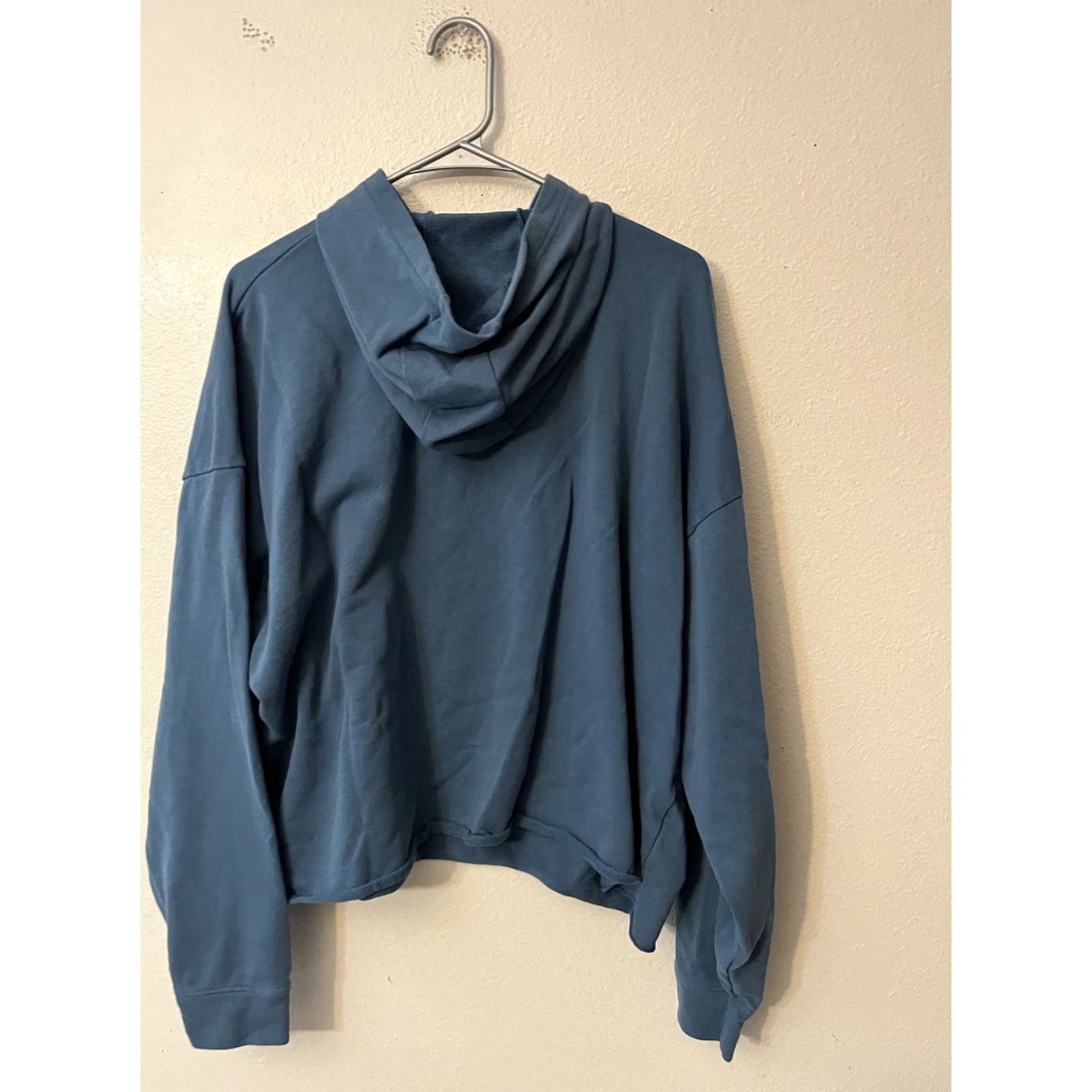 Under Armour Under Armour Hoodie Size Large Blue Cropped Logo Fleece Womens Size L / US 10 / IT 46 - 2 Thumbnail
