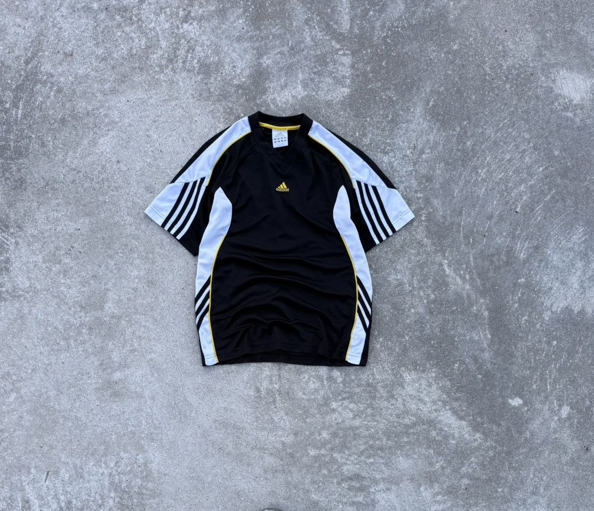 Adidas Vintage Adidas y2k streetwear track t-shirt Size US M / EU 48-50 / 2 - 4 Thumbnail