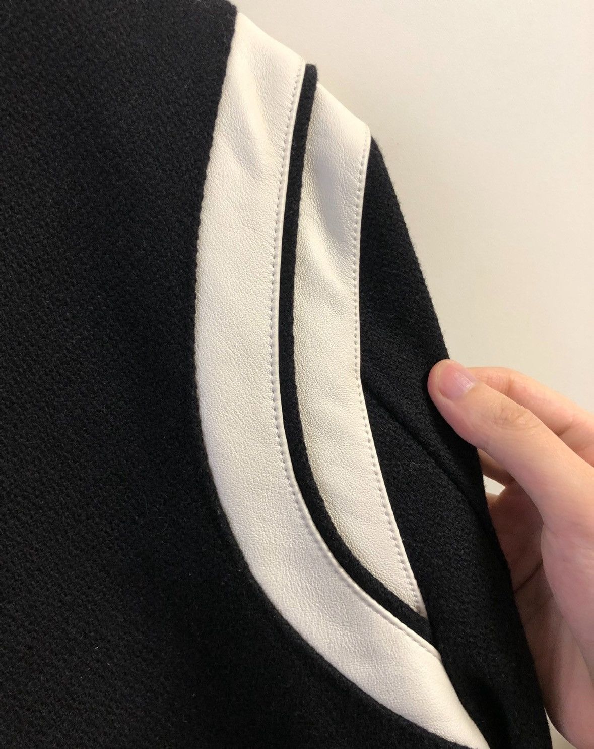 Yves Saint Laurent Saint LaruentBlack and white classic Teddy jacket 2502-Next Size US L / EU 52-54 / 3 - 6 Thumbnail