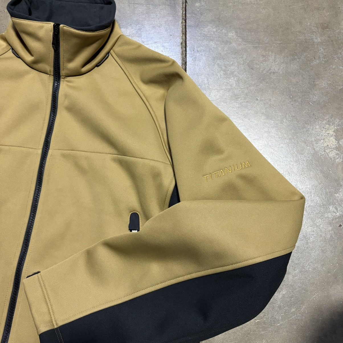 Columbia Vintage Columbia Titanium Lightweight Jacket Zip Up Outdoor Size US M / EU 48-50 / 2 - 7 Thumbnail