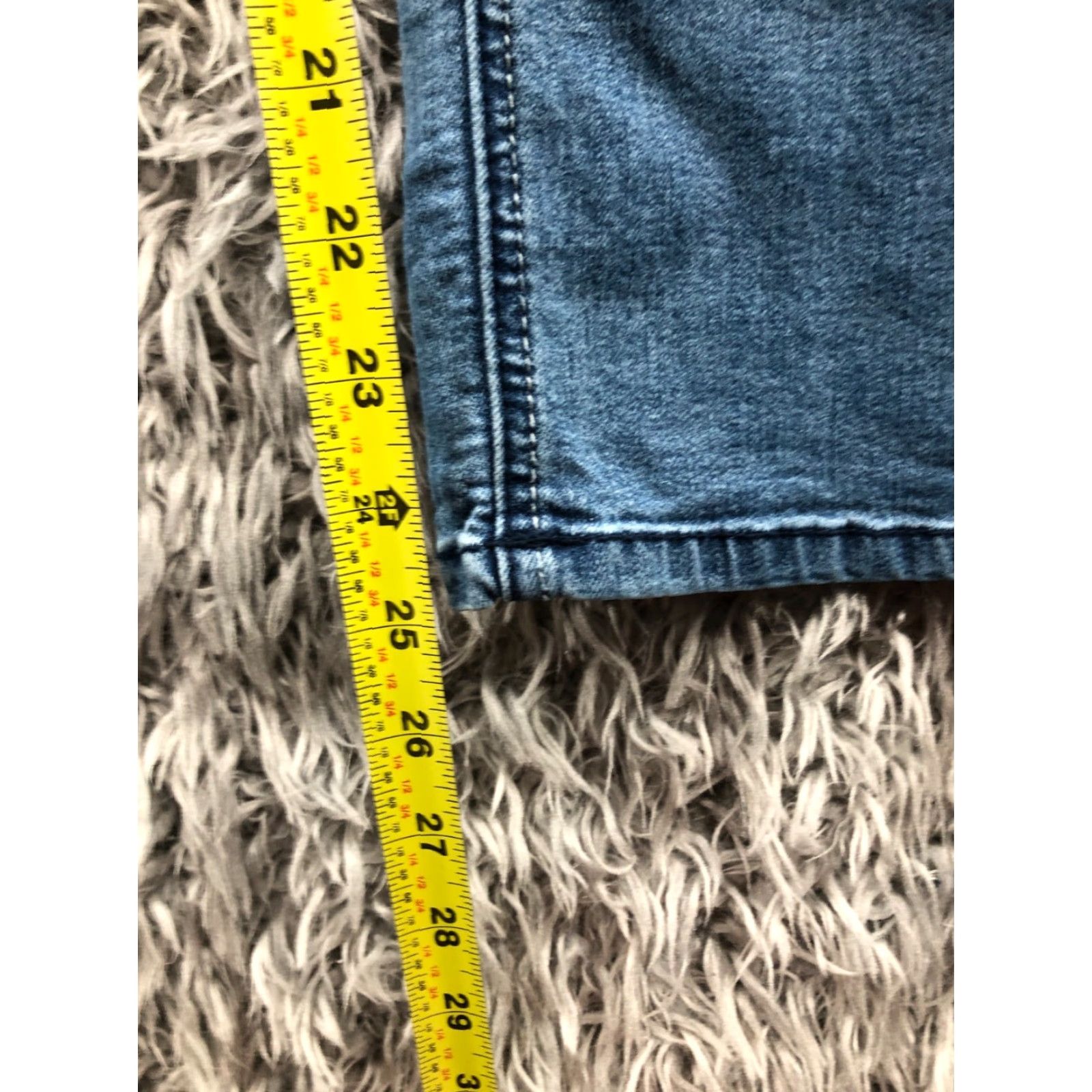 Vintage Christopher & Banks Crop Jeans Size 12 Womens Medium Wash Blue Jeans Crop Style 5-Pocket Regular Rise Belt Loops Denim Cotton Size 34" / US 12 / IT 48 - 3 Thumbnail