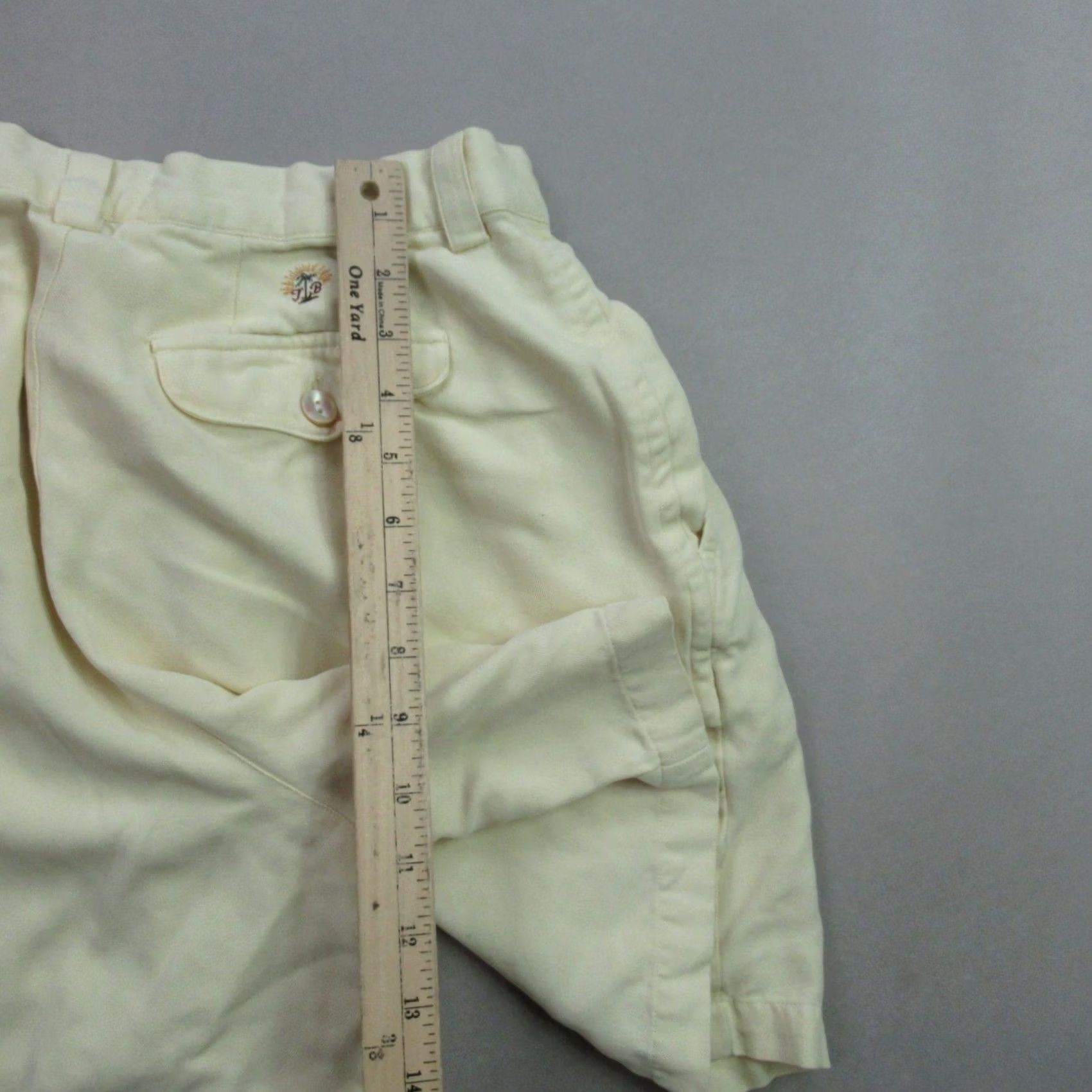 Tommy Bahama Tommy Bahama Shorts Chino 6 Yellow Lightweight Pockets Outdoors Womens Size 28" / US 6 / IT 42 - 7 Thumbnail
