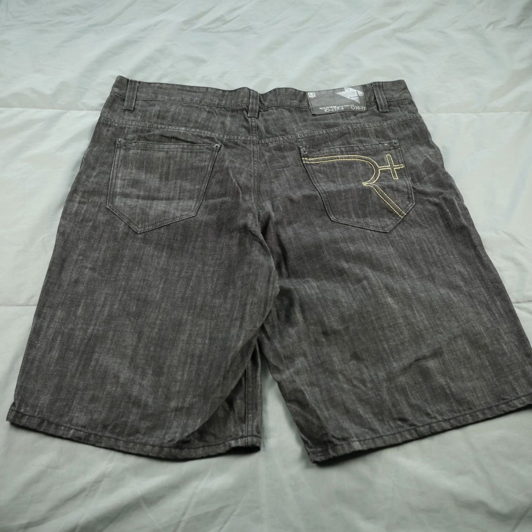 Rocawear Rocawear Shorts Mens 44 Black Denim Original Fit Streetwear Long Relaxed Logo Size US 44 / EU 60 - 2 Thumbnail