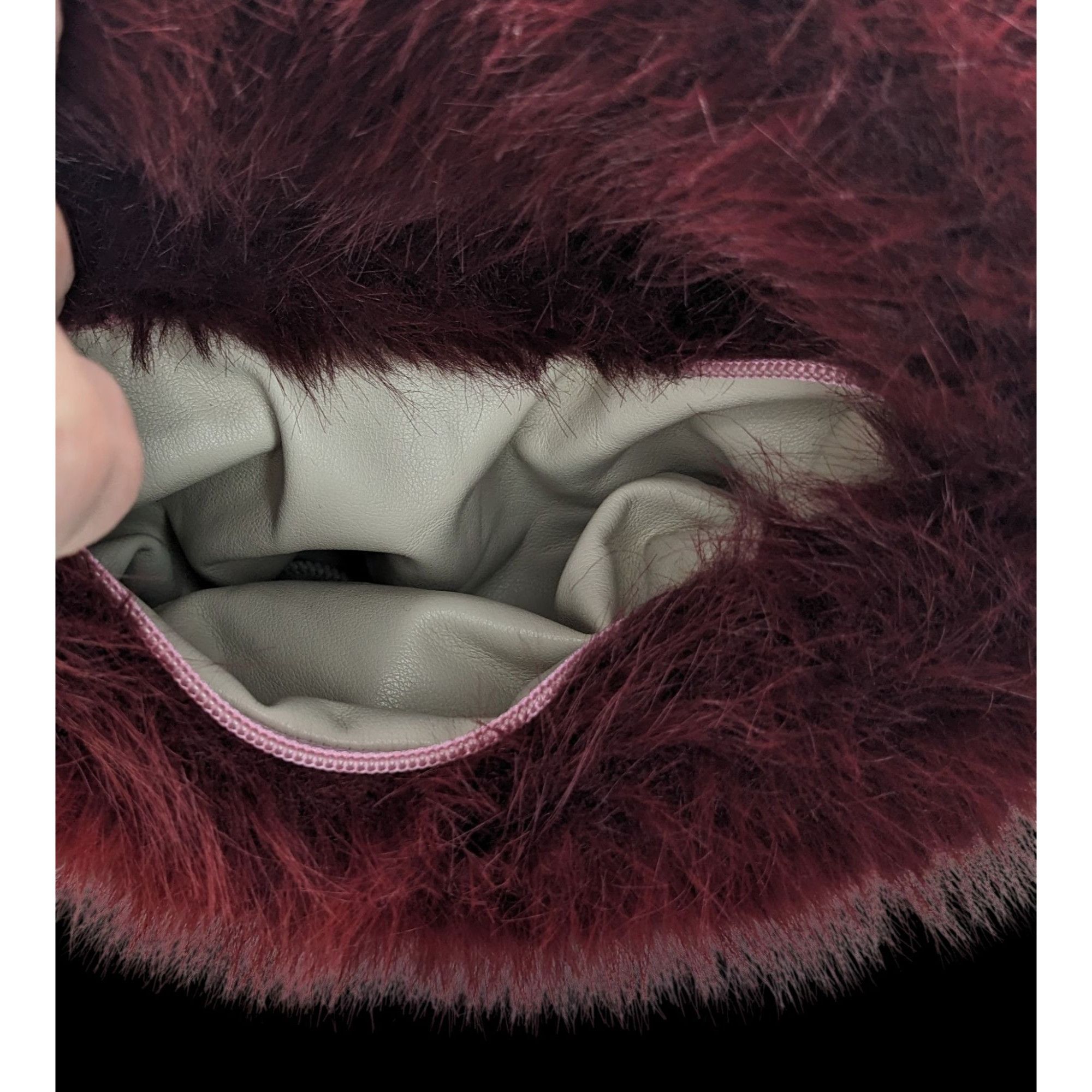 Other Faux Fur Burgundy Plush Handbag Size ONE SIZE - 4 Thumbnail