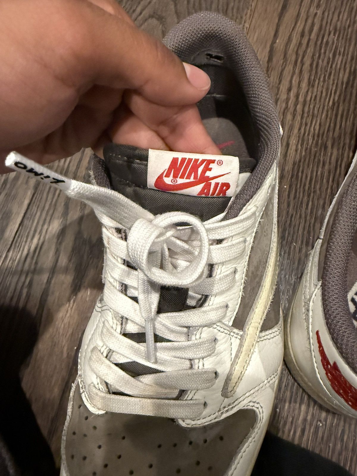 Jordan Brand × Travis Scott Travis Scott Jordan 1 low Reverse Mocha Size US 10.5 / EU 43-44 - 9 Thumbnail