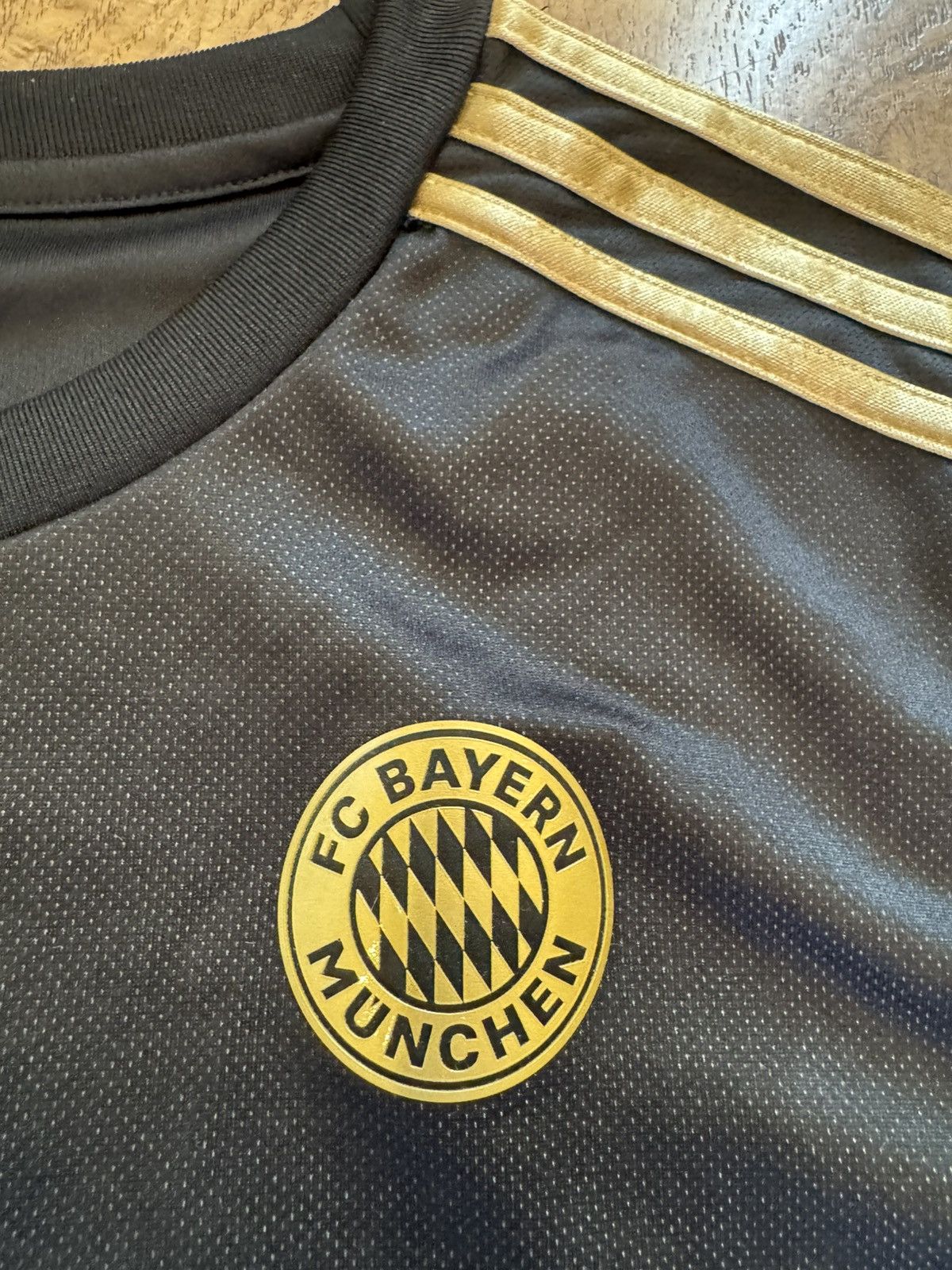 Adidas BAYERN MUNICH 2021 2022 AWAY WOMENS SHIRT ADIDAS GR0482 SZ L Size US XS / EU 42 / 0 - 7 Thumbnail