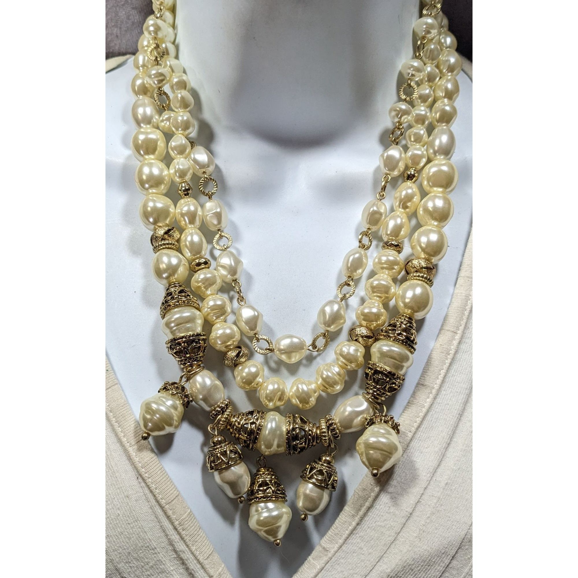 Chicos Chicos Chunky Glam Victorian Style Faux Pearl Layered Neckla Size ONE SIZE - 4 Thumbnail