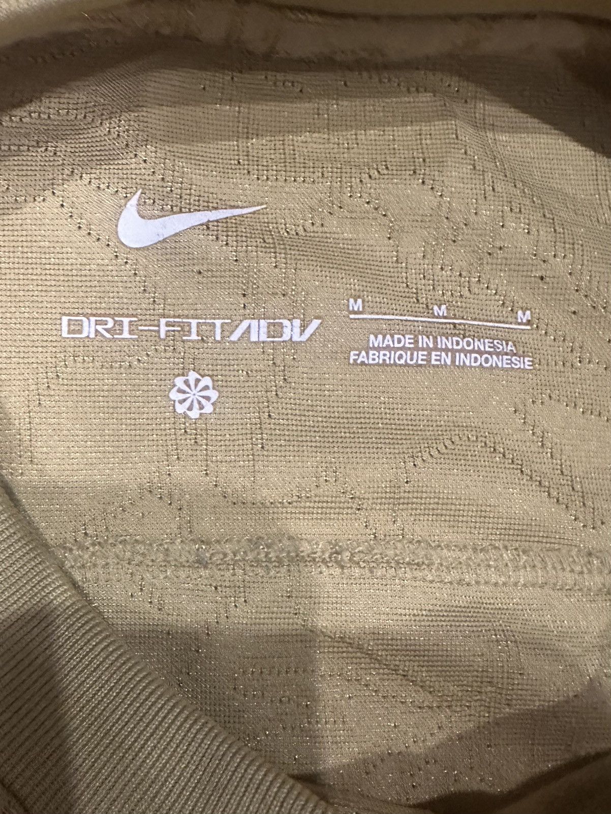 Nike Nike FC Barcelona 2022-23 Away Stadium Jersey - Size M Size US M / EU 48-50 / 2 - 4 Thumbnail