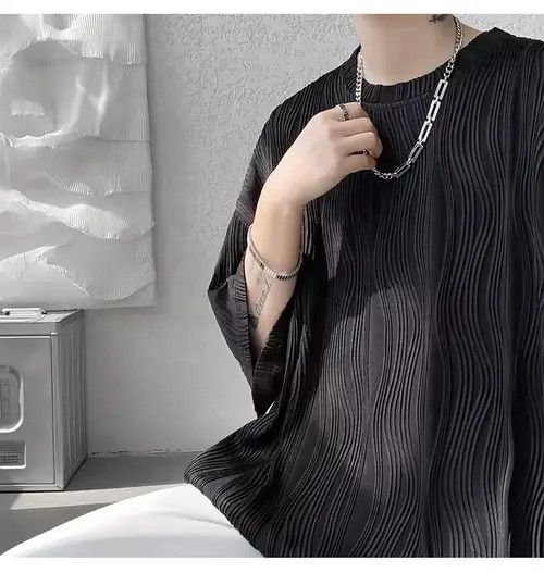 VIBE 💎 Korean Black Wave Pleated Relaxed Tee T-shirt Size US L / EU 52-54 / 3 - 4 Thumbnail