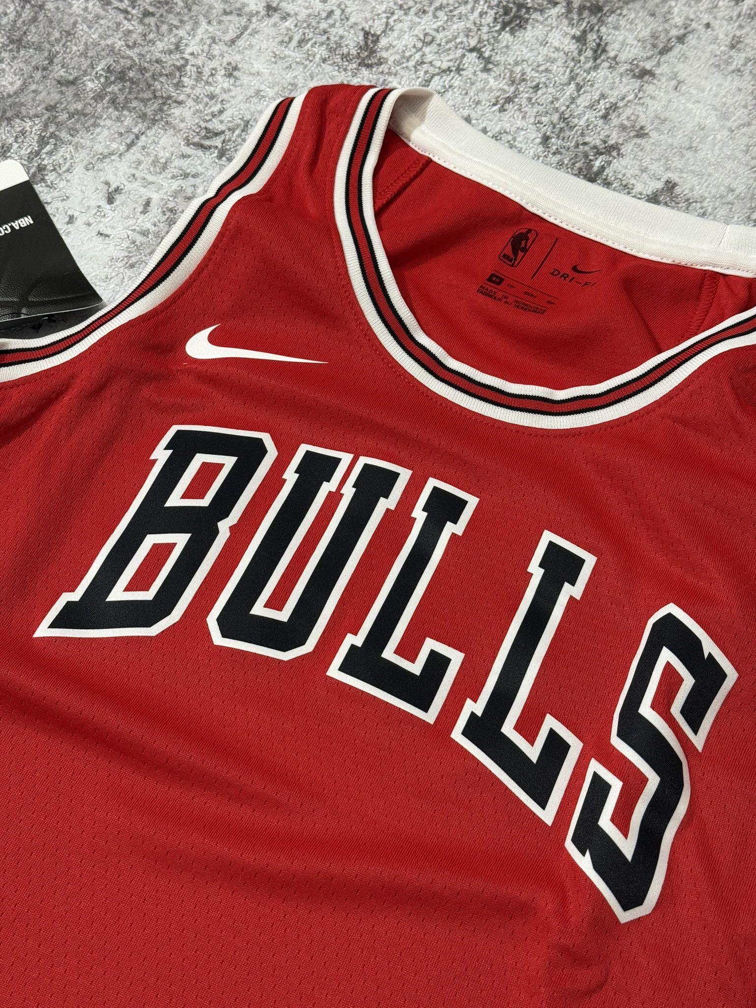 Nike CHICAGO BULLS SWINGMAN JERSEY Nike NBA WOMEN XS Size XS / US 0-2 / IT 36-38 - 4 Thumbnail