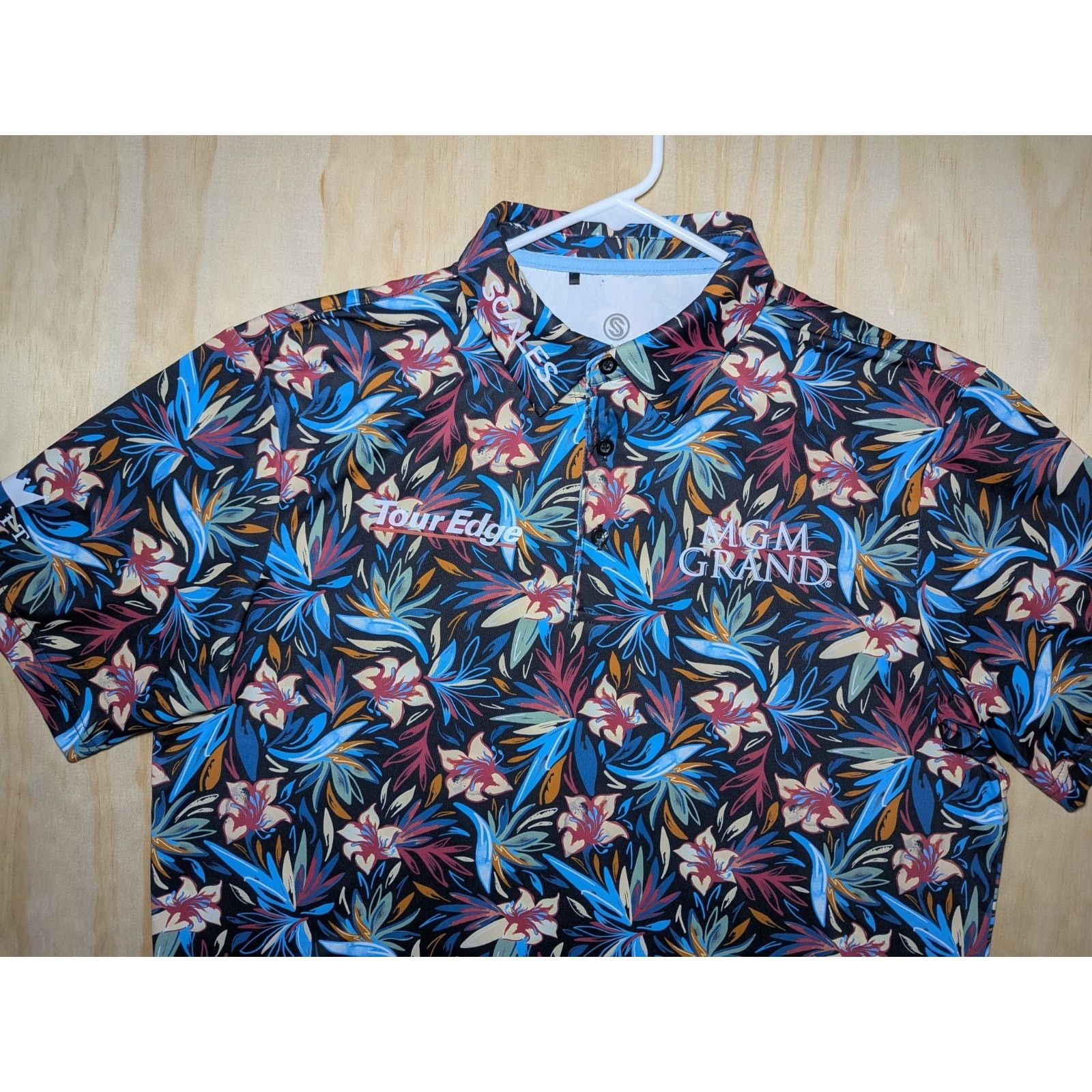 Other Scales Men's Medium Golf Polo Tour Edge MGM Grand Summit Size US M / EU 48-50 / 2 - 3 Thumbnail