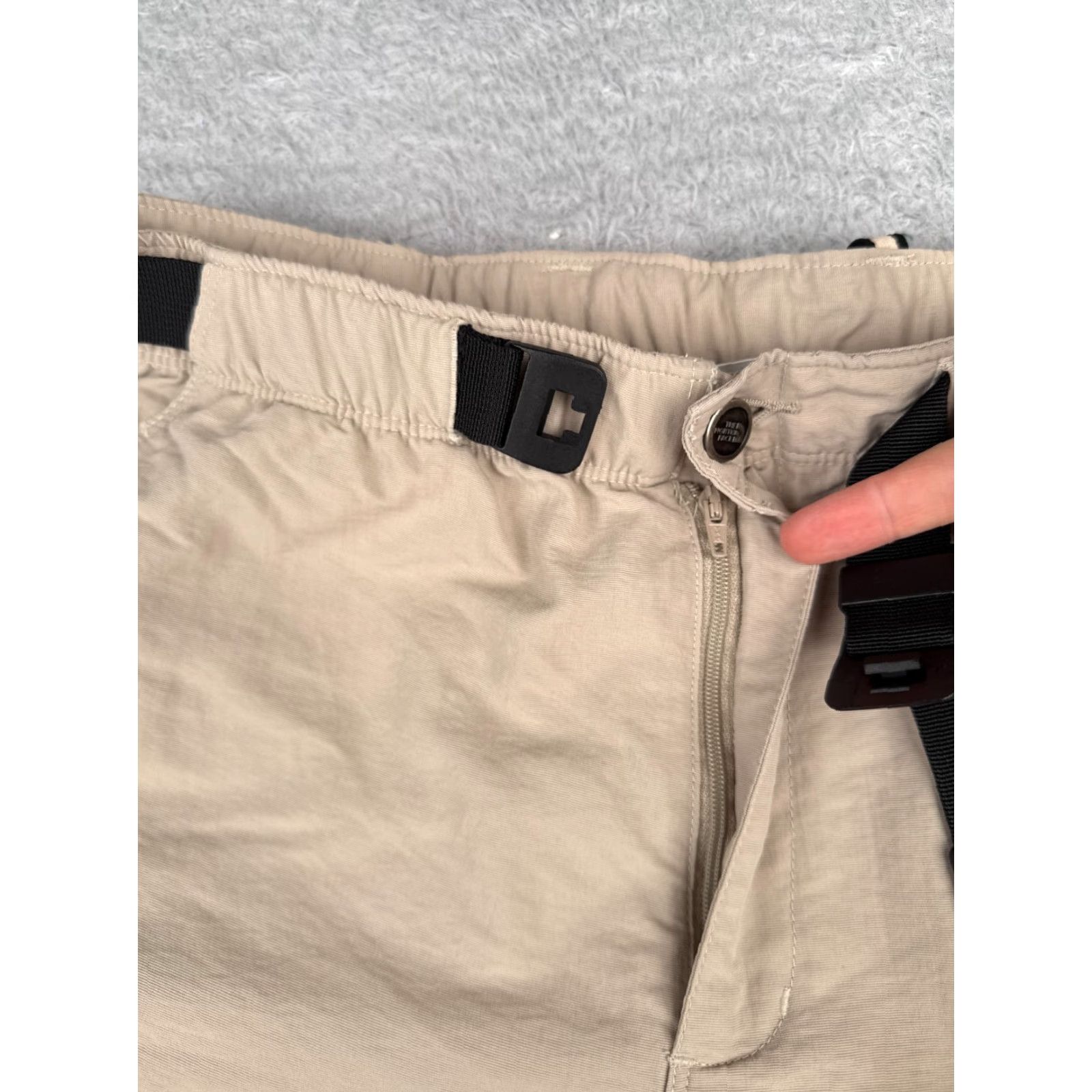 The North Face The North Face Shorts Women Medium Beige Cargo Belted 100% Nylon Hike 30x7 Size 32" / US 10 / IT 46 - 7 Thumbnail