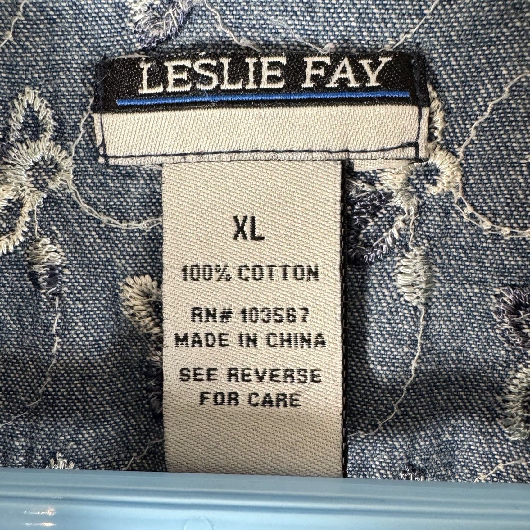 Vintage VINTAGE Leslie Fay Button-Up Shirt XL Embroidered Western Boho Cottagecore Denim Blue Cotton Women Shirts Size XL / US 12-14 / IT 48-50 - 4 Thumbnail