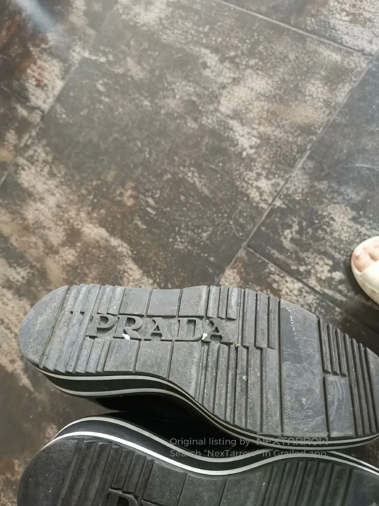 Prada PRADA Black Low-Top Leather Shoes. Size US 5 / EU 37 - 7 Thumbnail