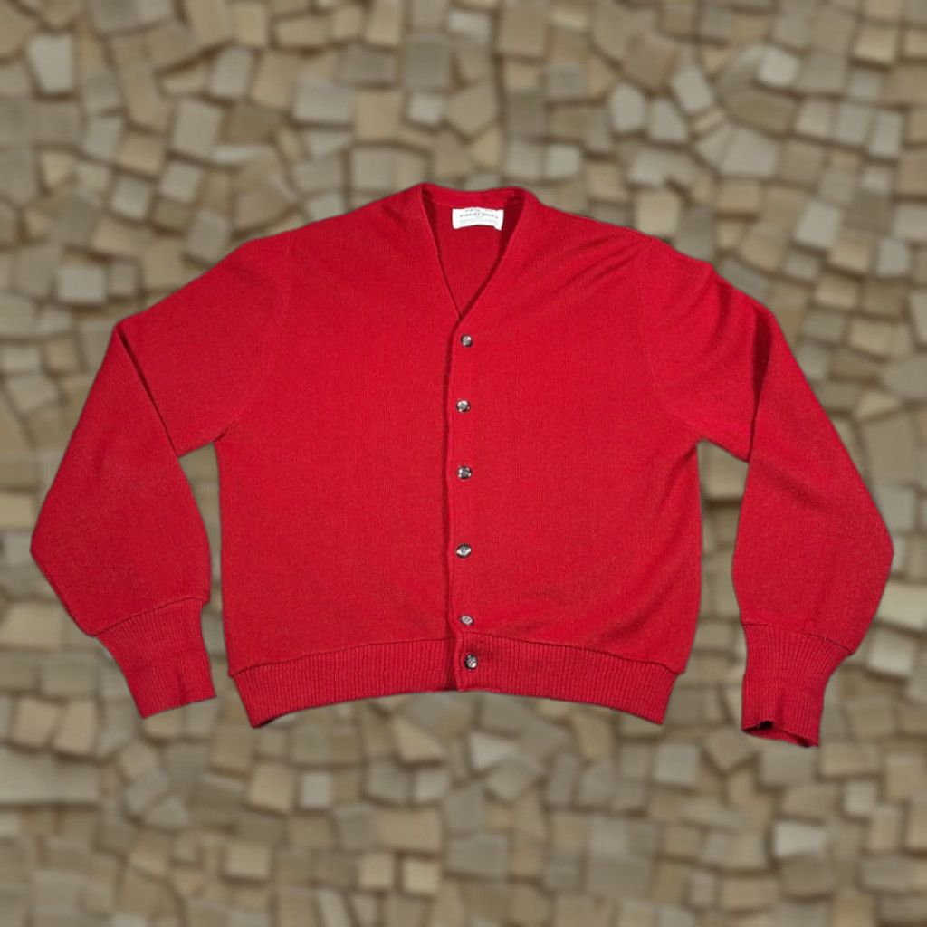 Vintage VINTAGE Robert Bruce Sweater Cardigan Mens Red Adult MEDIUM Knit Orlon 70s Golf Par-70 USA Long Sleeve Size US M / EU 48-50 / 2 - 1 Thumbnail