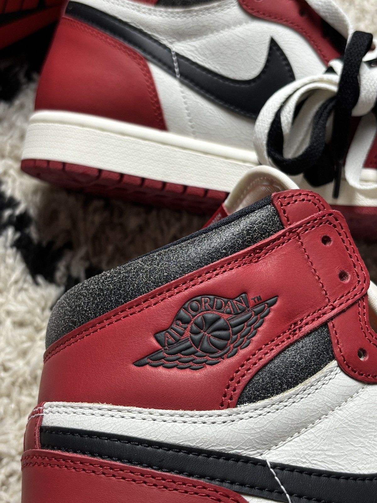 Jordan Brand Nike Air Jordan 1 Lost & Found Chicago Retro High Bulls Size US 9.5 / EU 42-43 - 9 Thumbnail