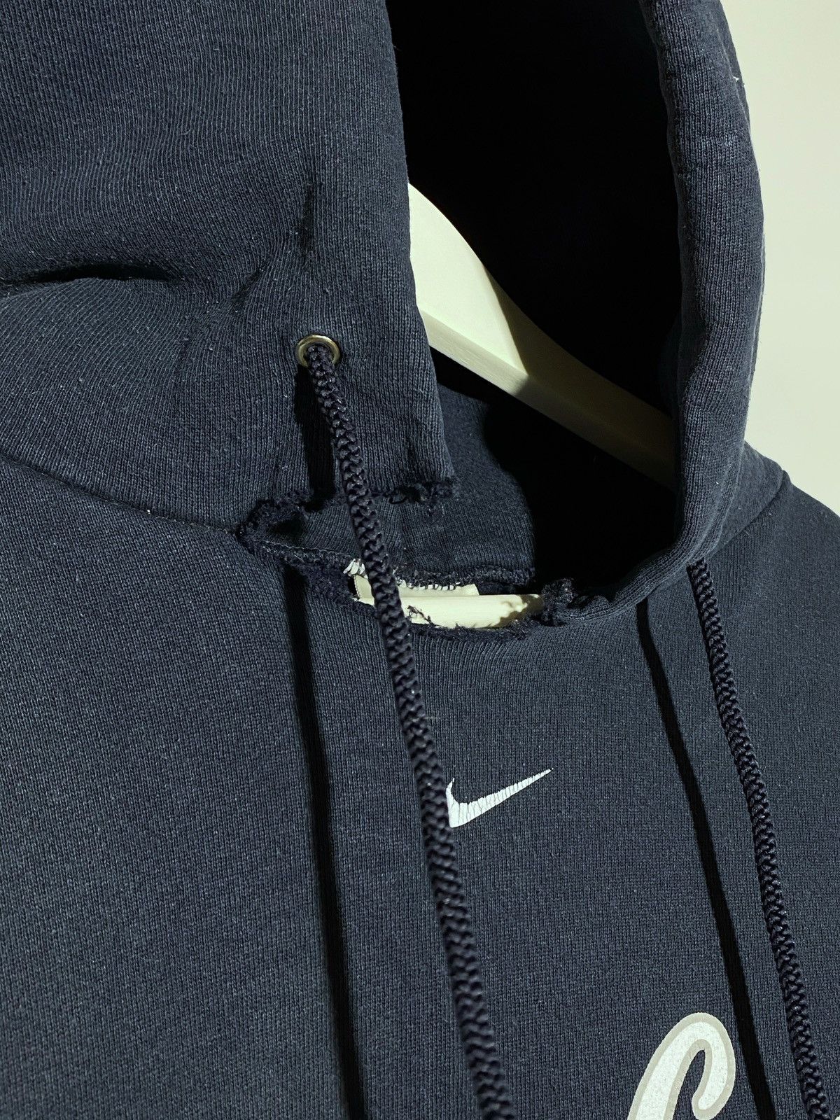 Nike Nike Yankees Mid Centre Swoosh Embroidered Hoodie Size L Size US L / EU 52-54 / 3 - 5 Thumbnail
