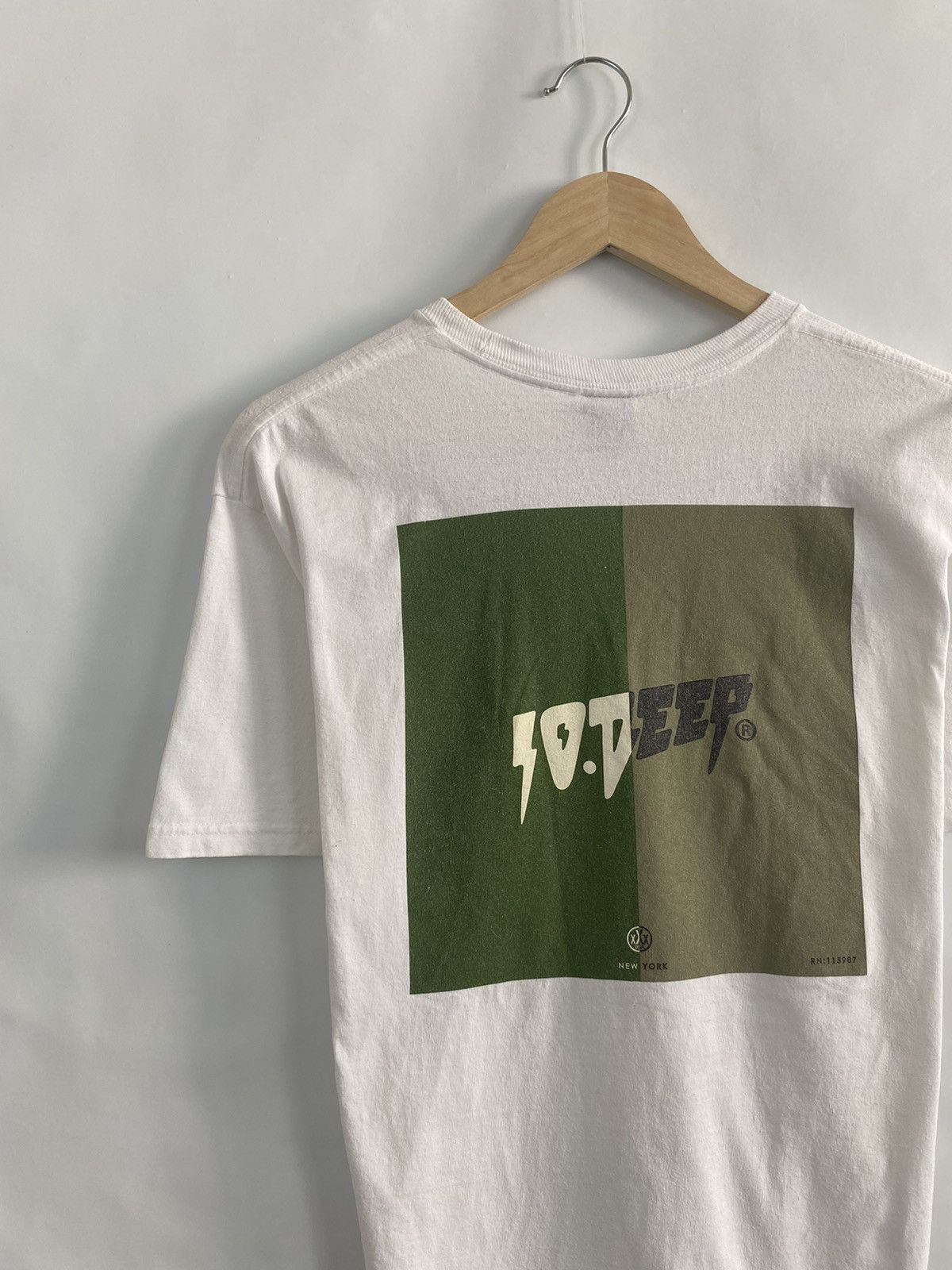 10 Deep 🇺🇸 Vintage Y2K 10 Deep Skateboarding T-Shirt Rare Retro Size US M / EU 48-50 / 2 - 3 Thumbnail